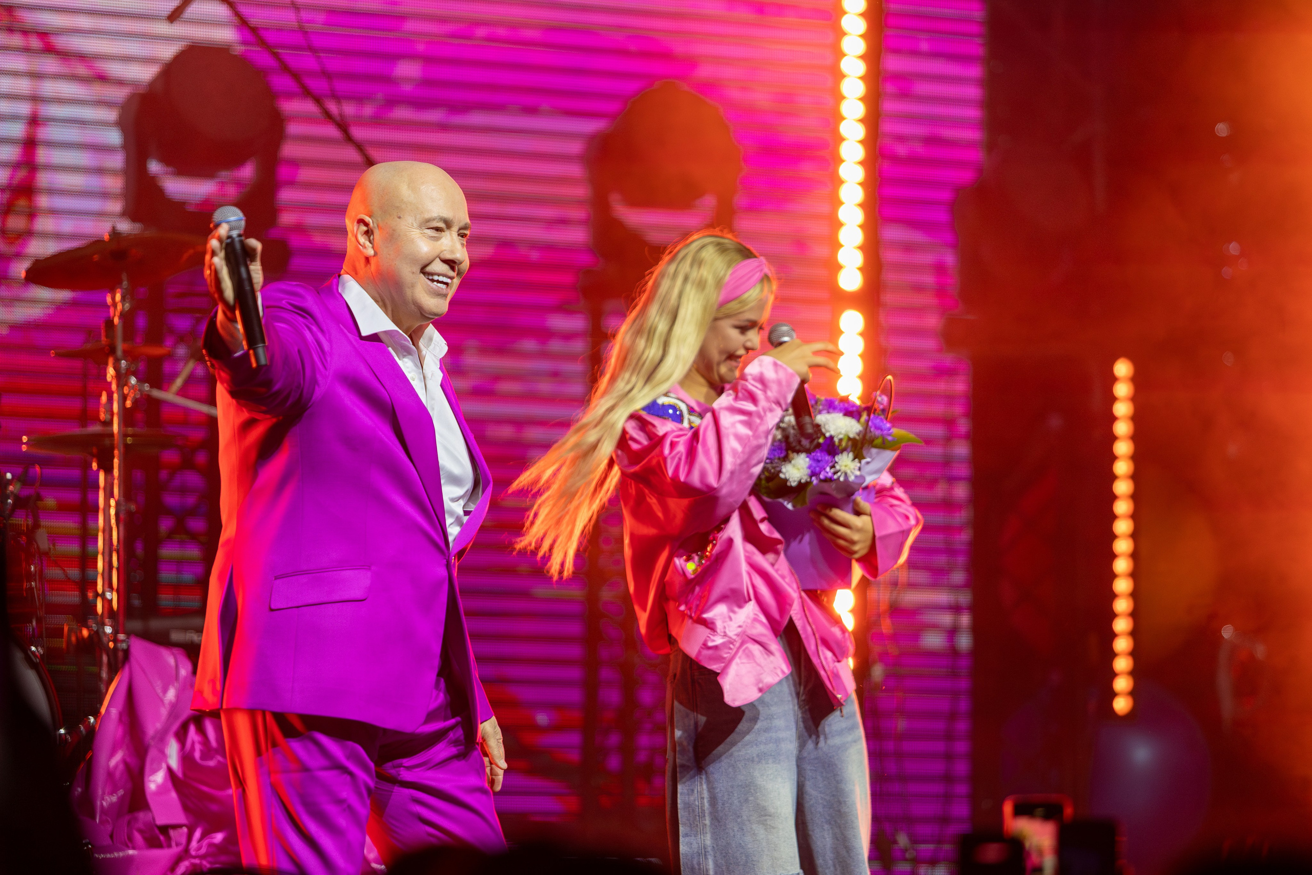 Концерт Насти Кравченко. Профессиональный интерьерный и репортажный фотограф Минск и РБ. Максим Орлов