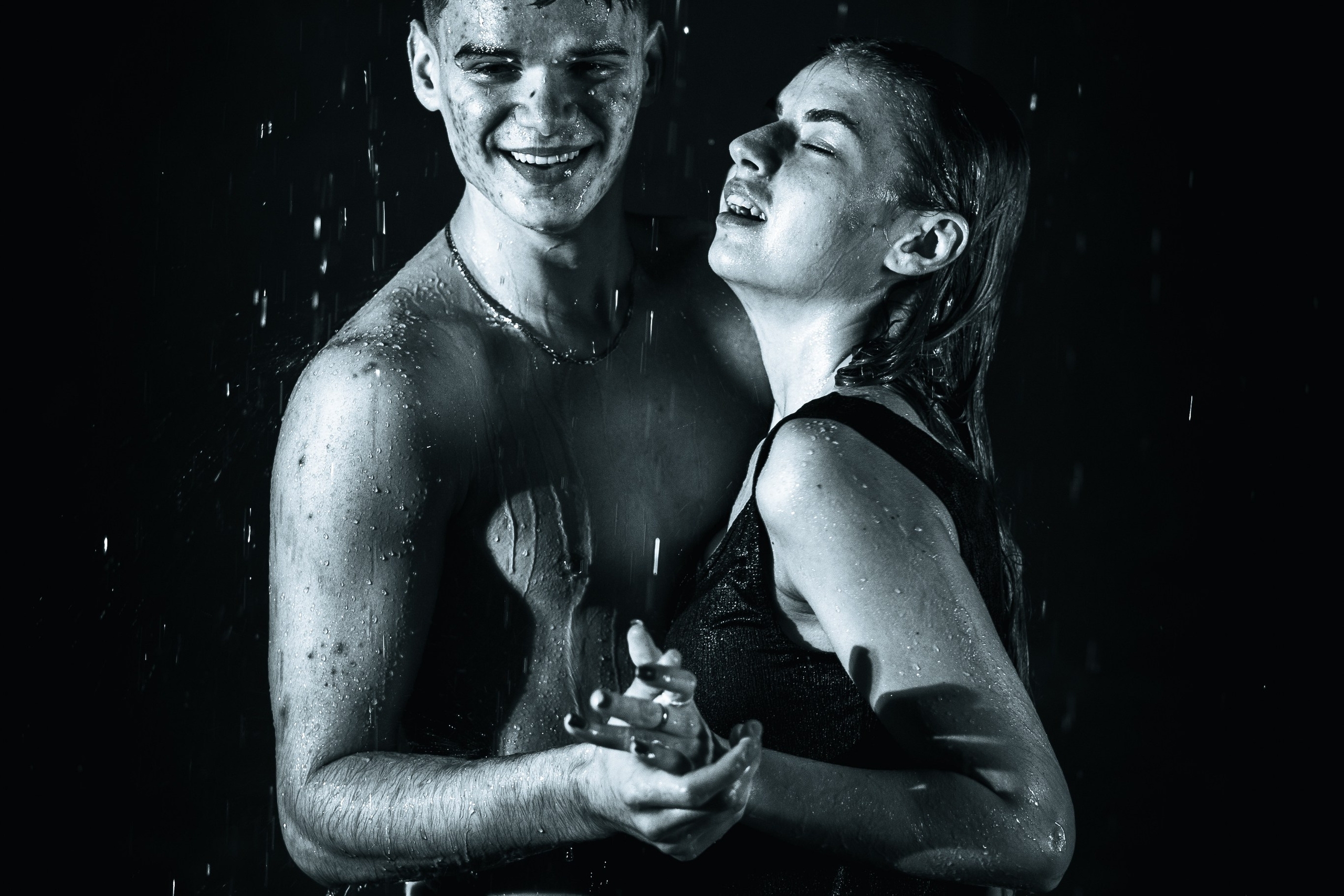 Лав стори в душе двух влюбленных. Профессиональный интерьерный и репортажный фотограф Минск и РБ. Максим Орлов