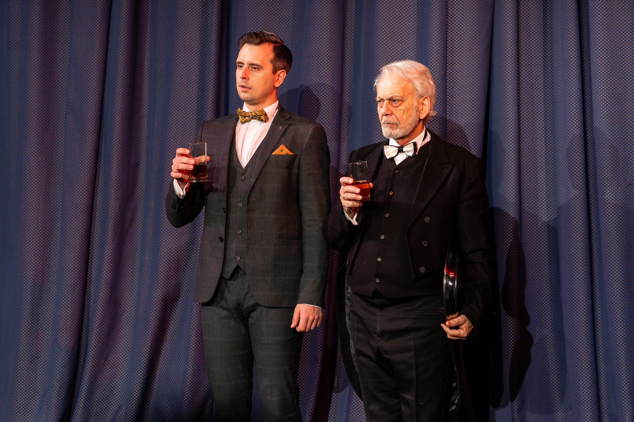 Новый театр «Как важно быть серьезным». Профессиональный интерьерный и репортажный фотограф Минск и РБ. Максим Орлов