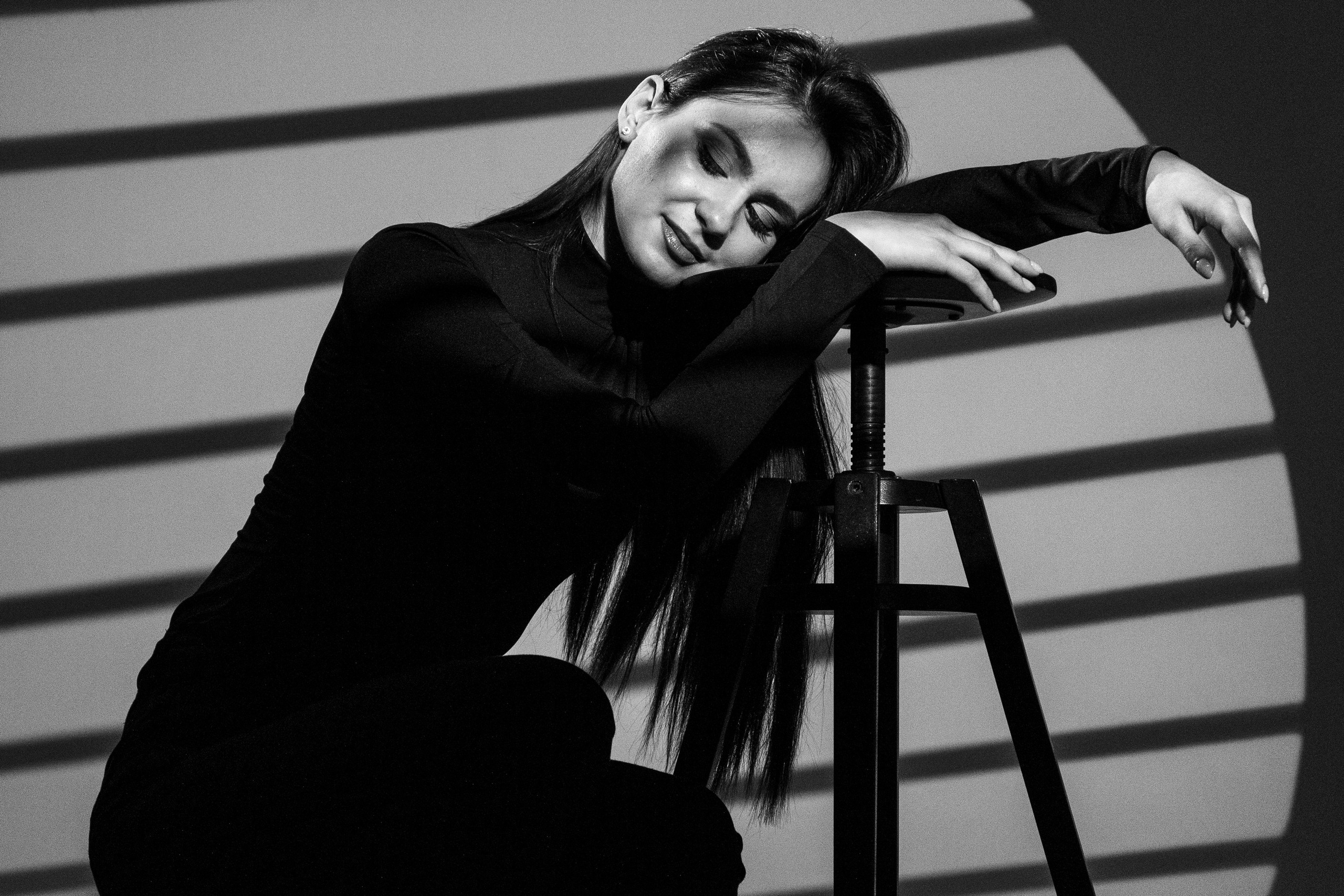 Настя (студийная на циклораме). Профессиональный интерьерный и репортажный фотограф Минск и РБ. Максим Орлов