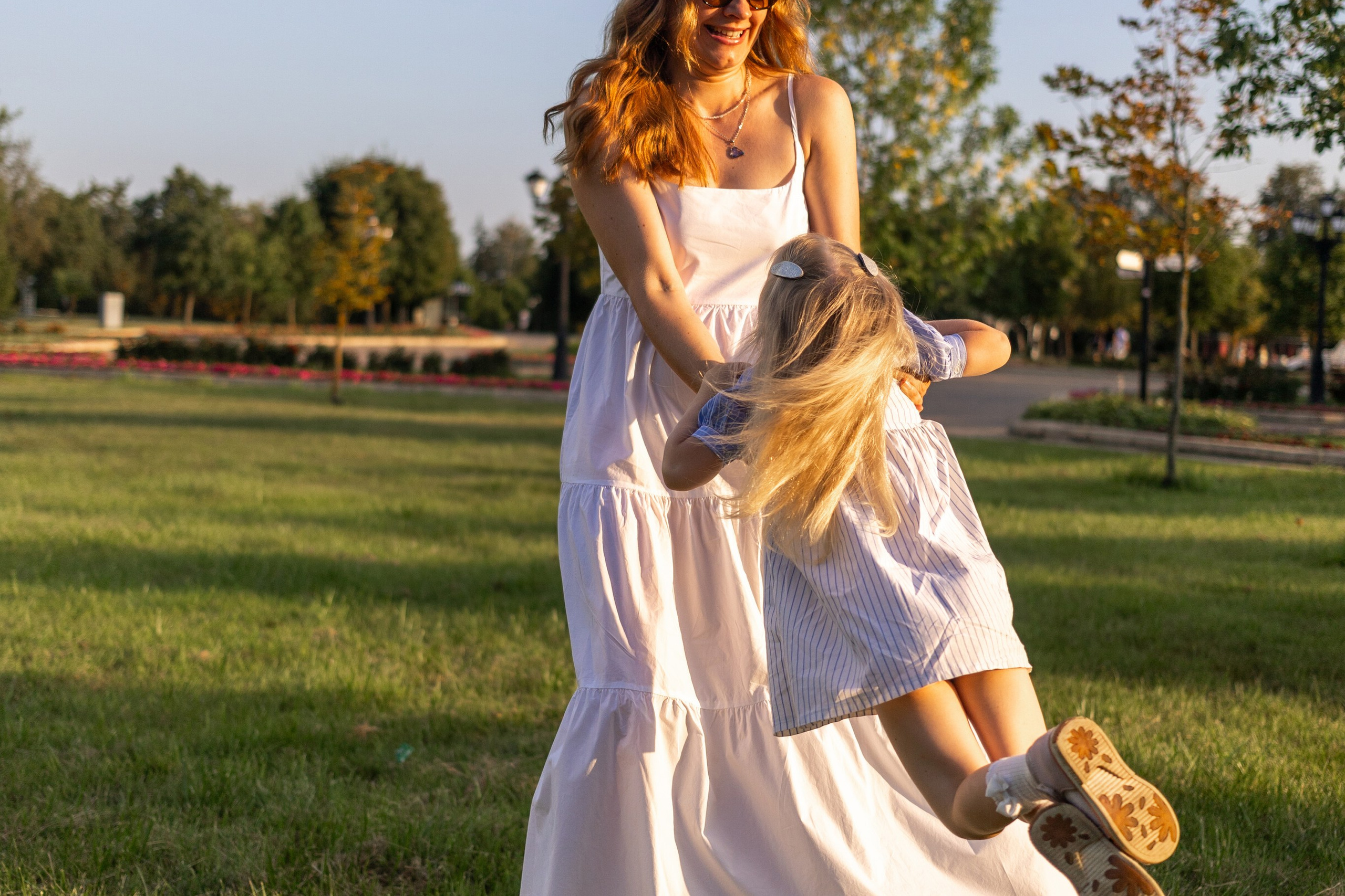 Стеша с мамой. Профессиональный интерьерный и репортажный фотограф Минск и РБ. Максим Орлов