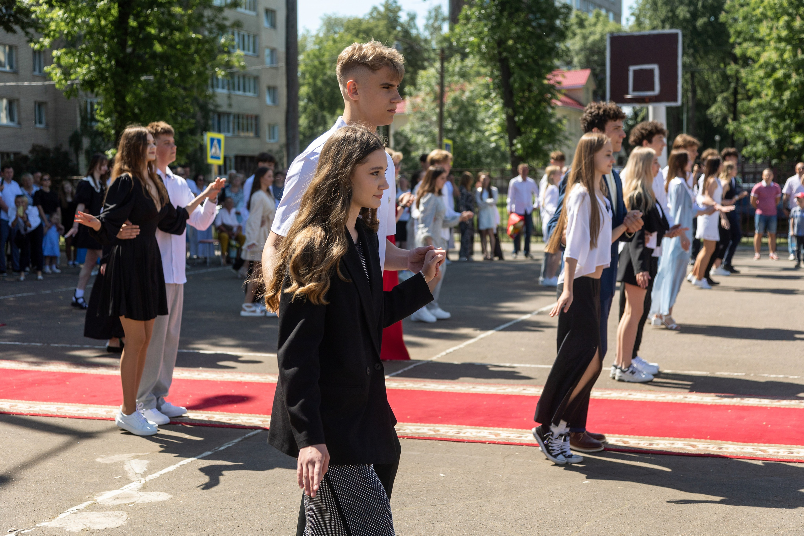 Школа 47. Последний звонок. Профессиональный интерьерный и репортажный фотограф Минск и РБ. Максим Орлов