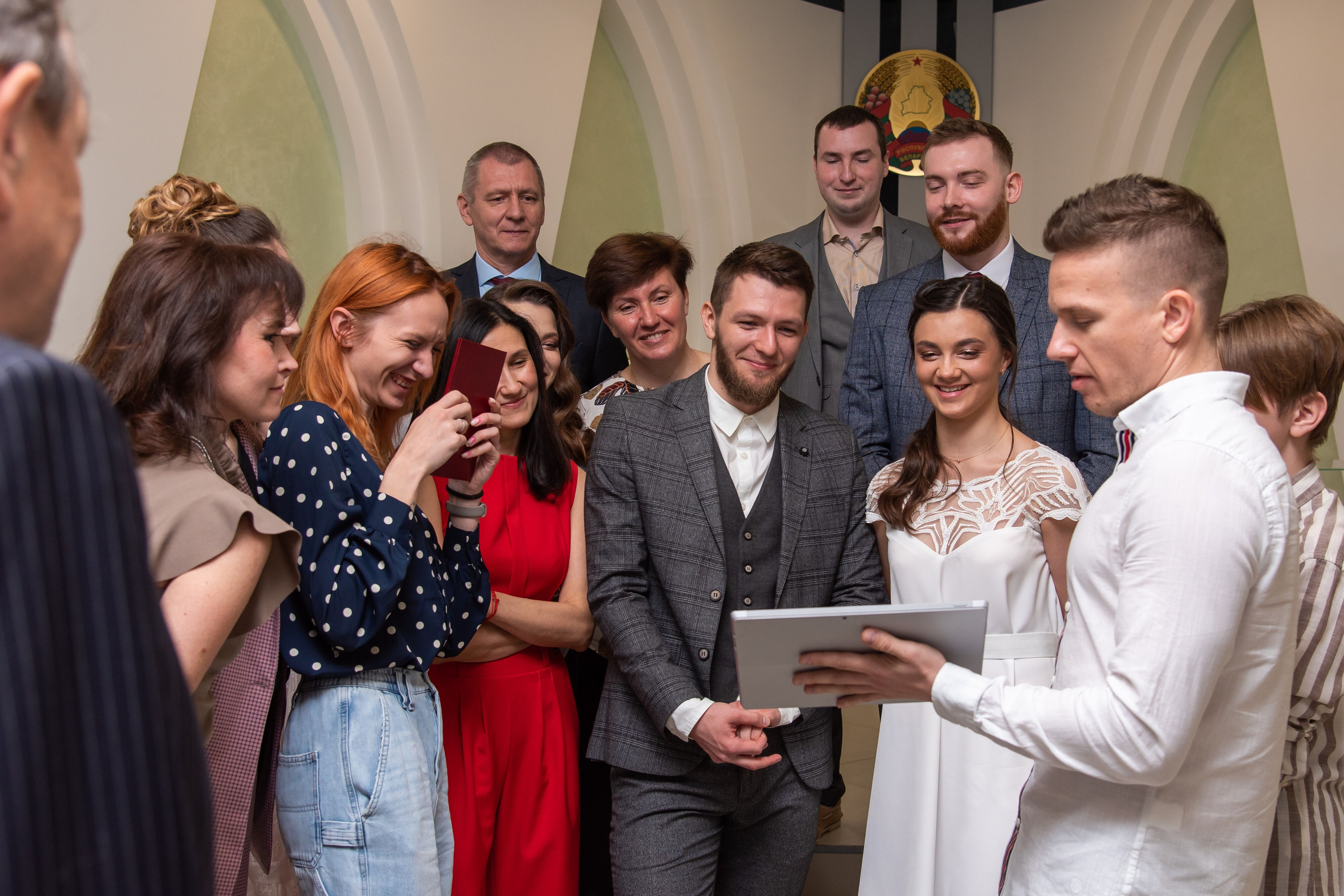 Роспись и прогулка Ростислава и Анастасии. Профессиональный интерьерный и репортажный фотограф Минск и РБ. Максим Орлов