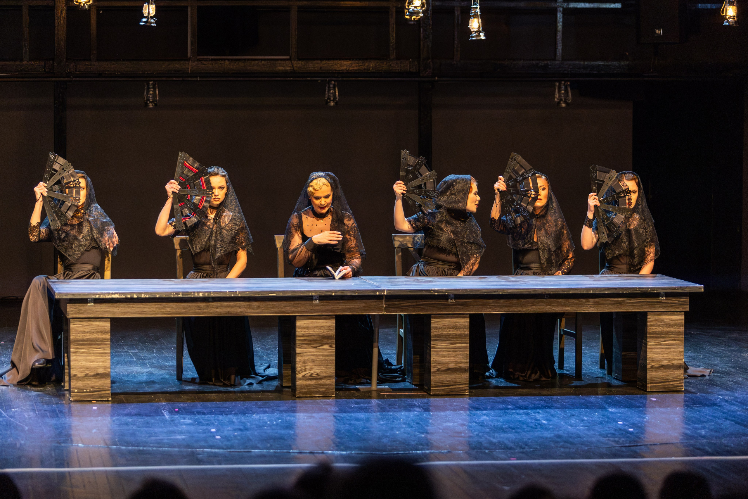 Новый театр «Дом Бернарды Альбы». Профессиональный интерьерный и репортажный фотограф Минск и РБ. Максим Орлов