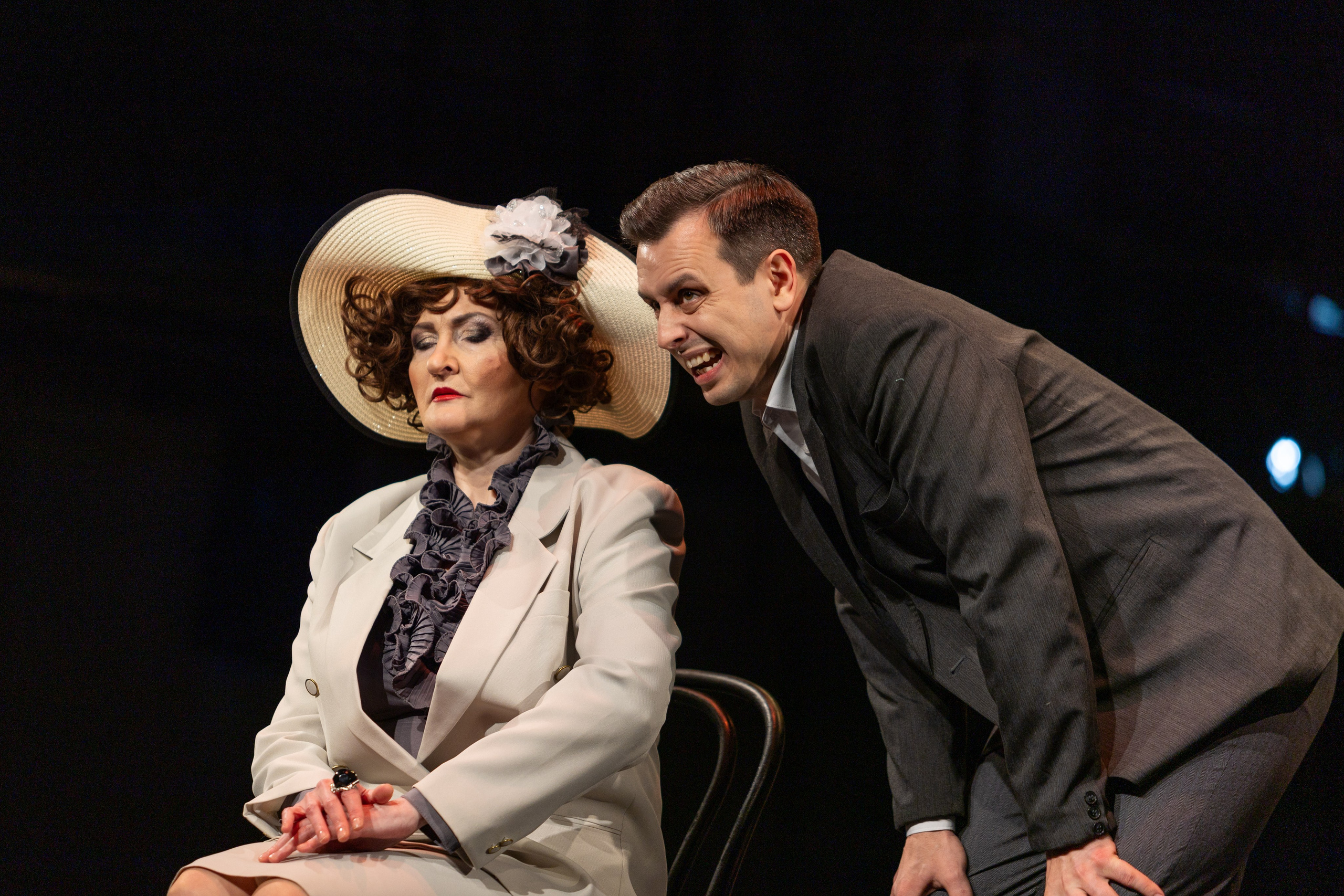 Новый театр «Плачу за любовь». Профессиональный интерьерный и репортажный фотограф Минск и РБ. Максим Орлов