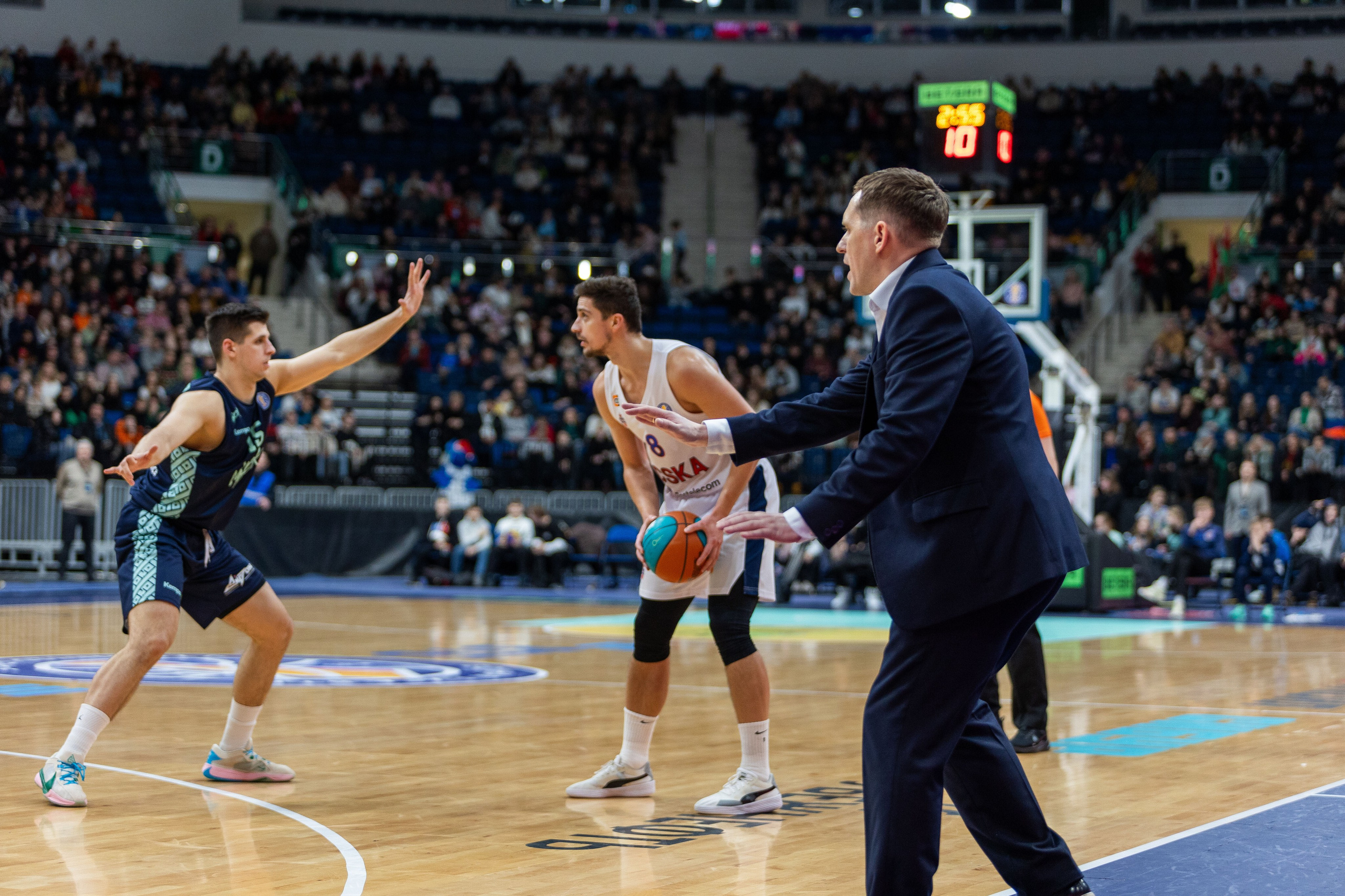 Баскетбол. Минск — ЦСКА. Лучшие кадры. 25.12.2023. Профессиональный интерьерный и репортажный фотограф Минск и РБ. Максим Орлов