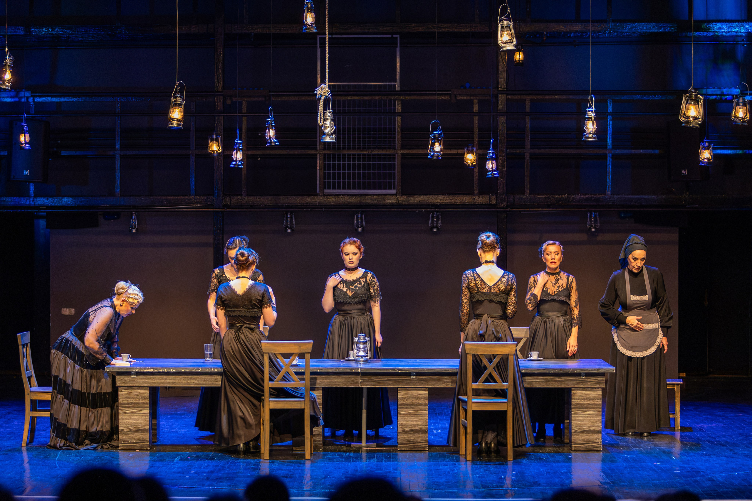 Новый театр «Дом Бернарды Альбы». Профессиональный интерьерный и репортажный фотограф Минск и РБ. Максим Орлов