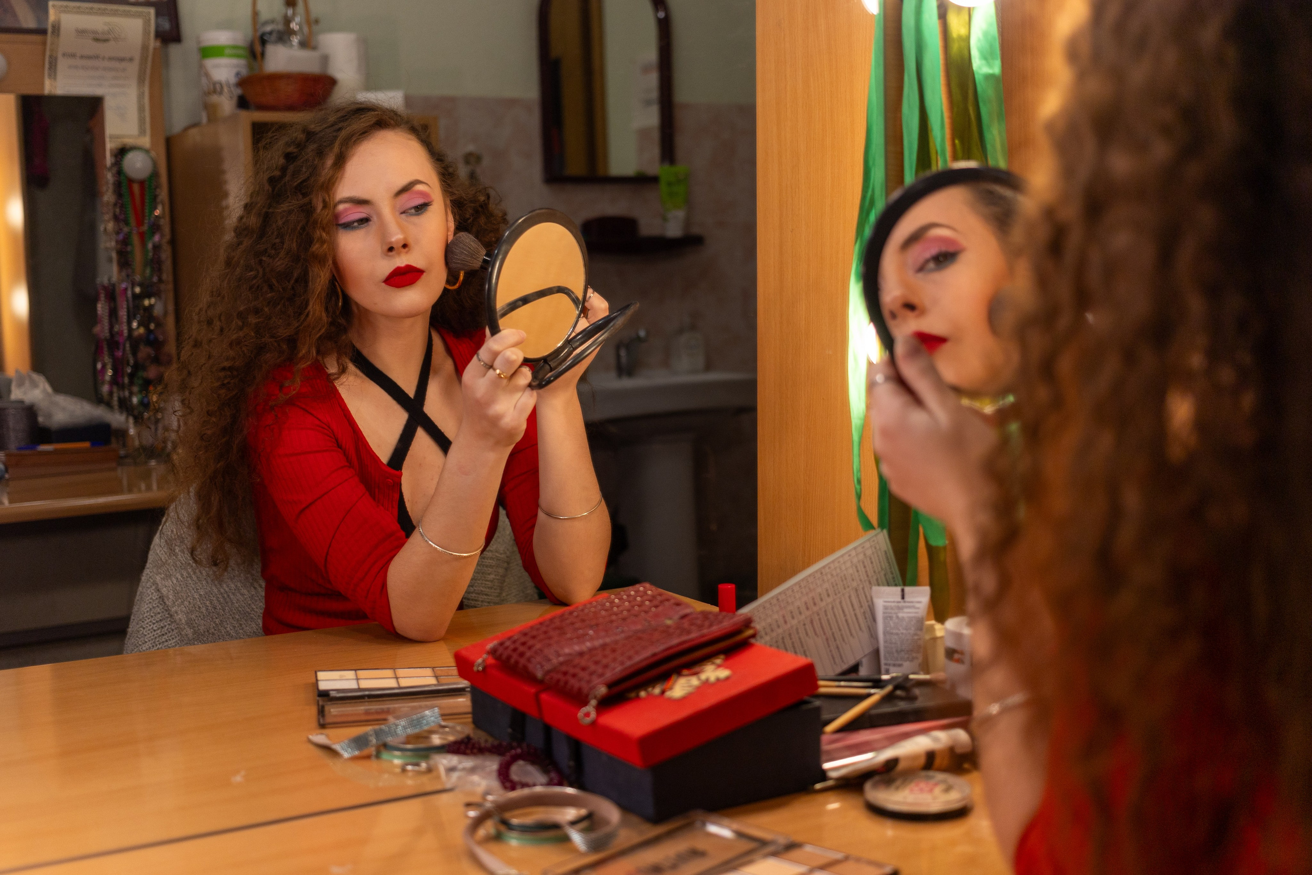 Новый театр «Плачу за любовь». Профессиональный интерьерный и репортажный фотограф Минск и РБ. Максим Орлов