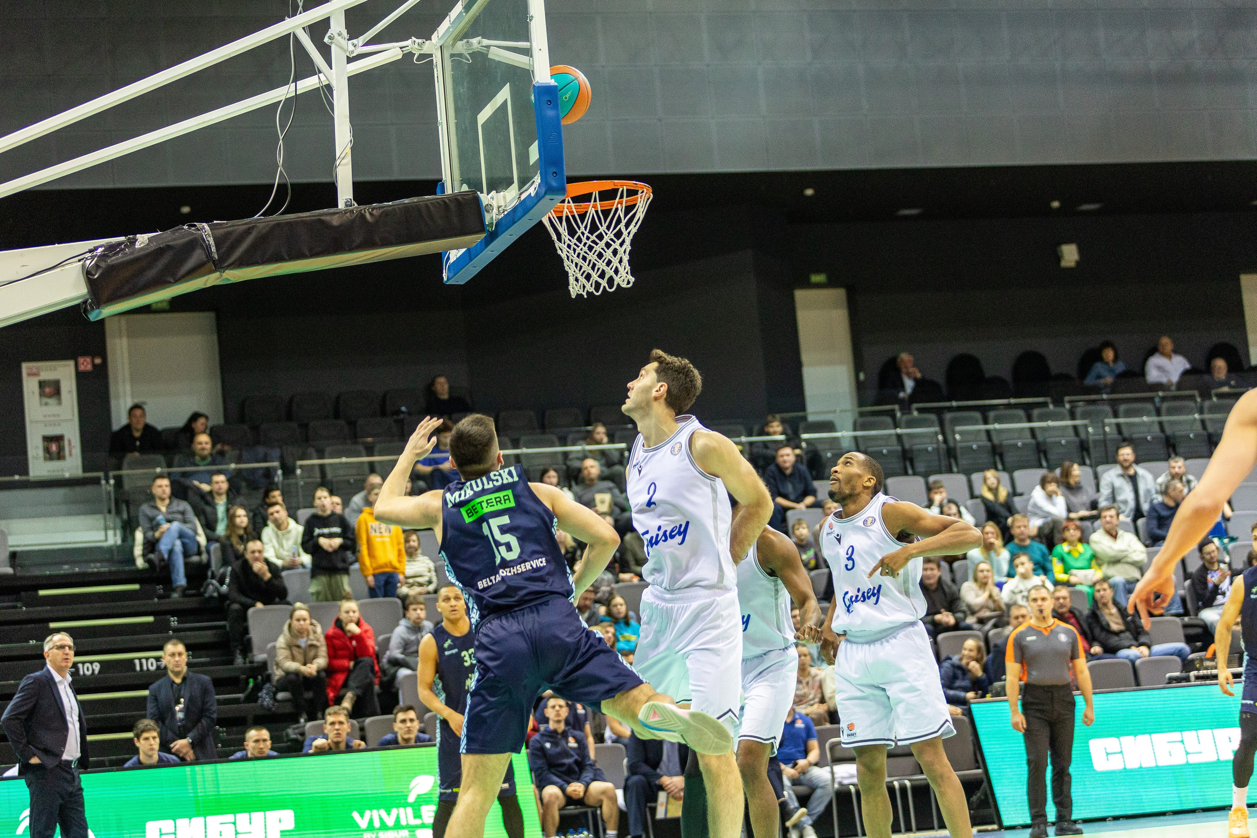 Баскетбол. Лучшие кадры. Минск — Енисей. 11.12.2023. Профессиональный интерьерный и репортажный фотограф Минск и РБ. Максим Орлов