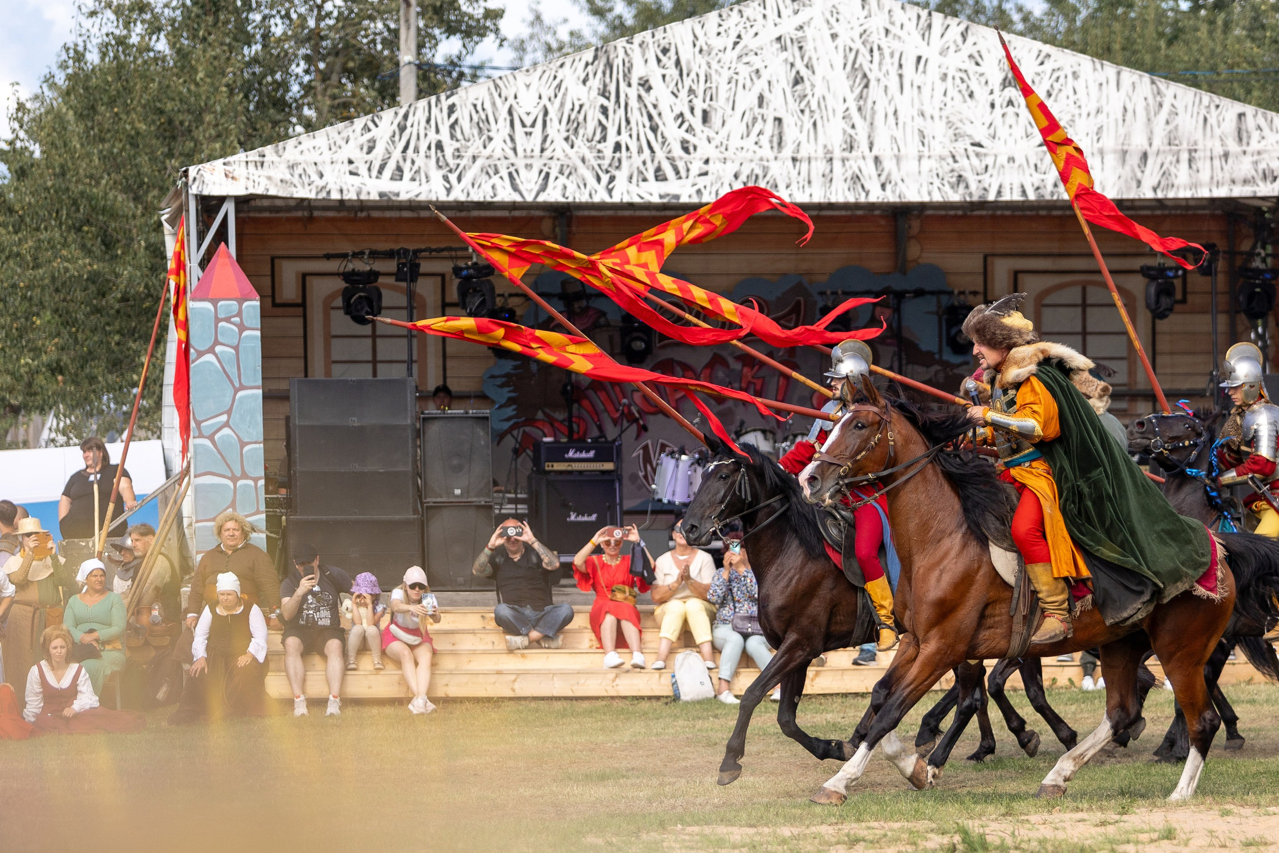 Рыцарский фест. Мстиславль. Профессиональный интерьерный и репортажный фотограф Минск и РБ. Максим Орлов