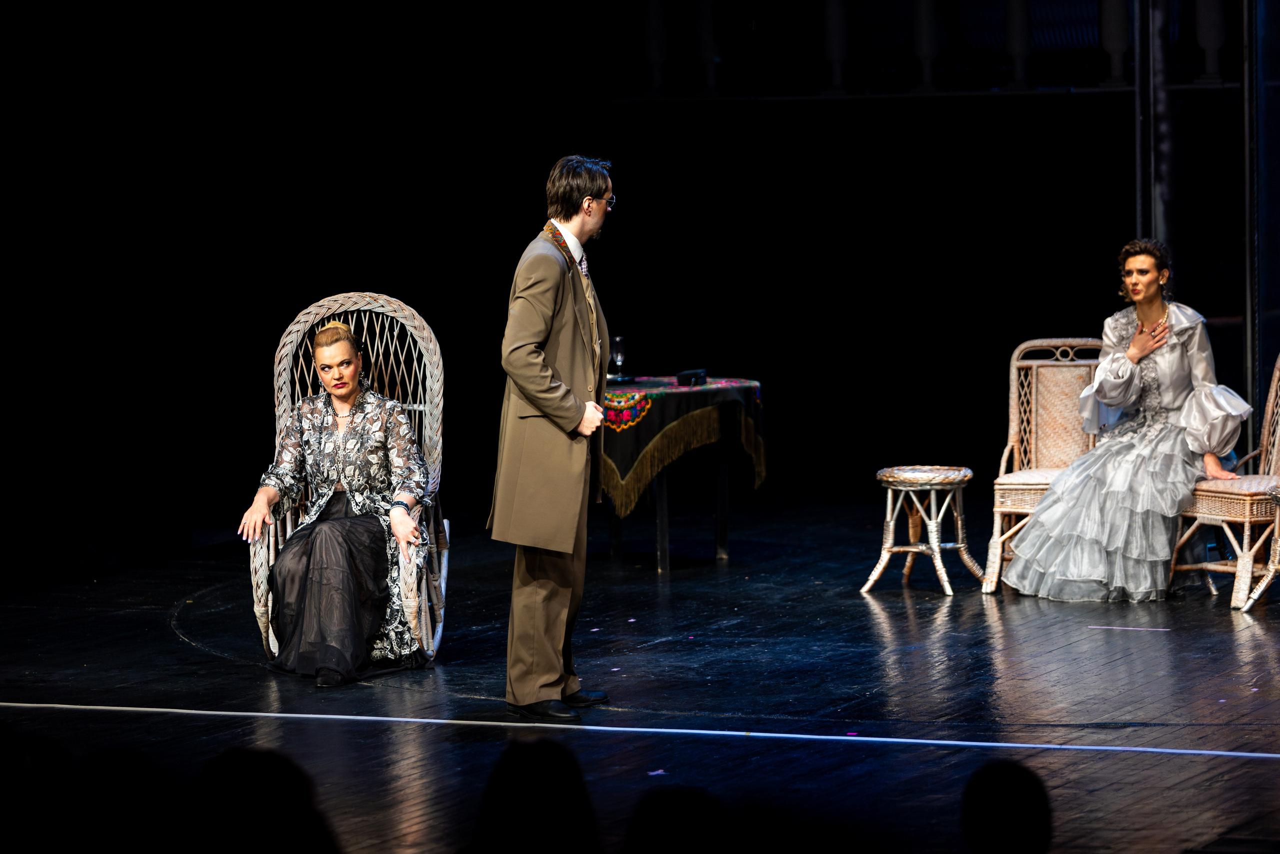 Новый театр «Я вещь». Профессиональный интерьерный и репортажный фотограф Минск и РБ. Максим Орлов