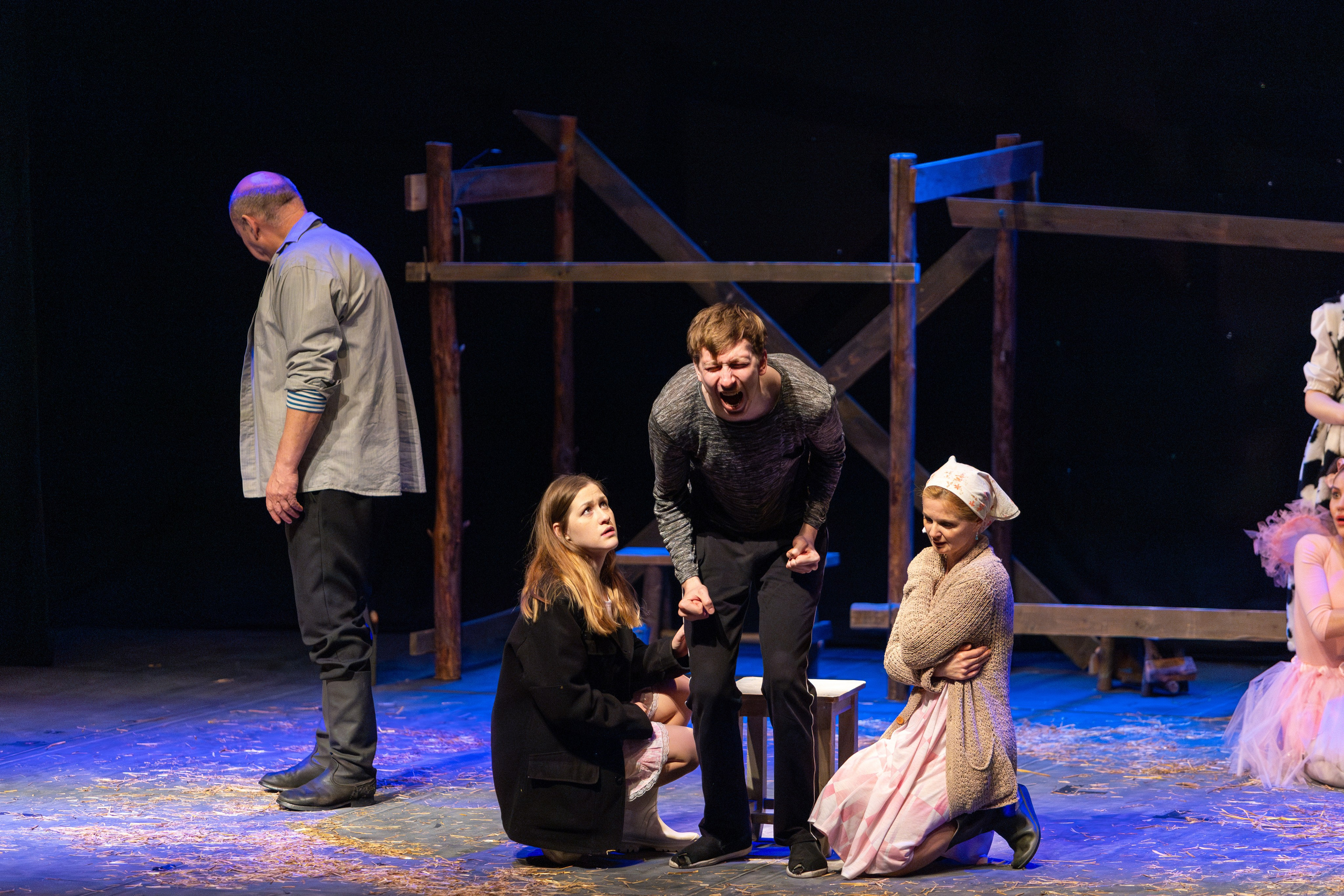 Театр белорусской армии «Очень простая история». Профессиональный интерьерный и репортажный фотограф Минск и РБ. Максим Орлов