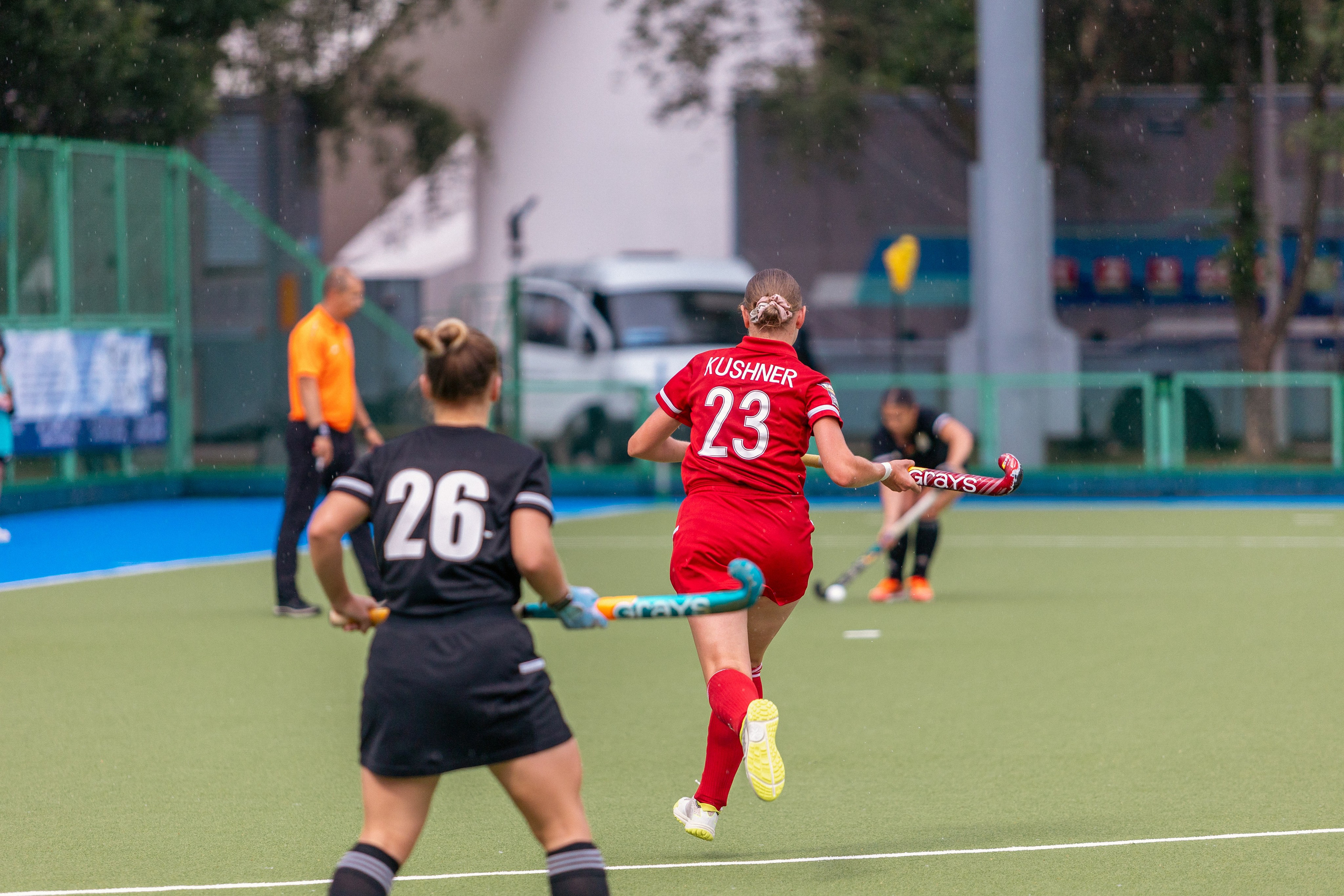 Хоккей на траве. Девушки. ХК Минск — ХК Виктория (Смолевичи) 10.06.2024. Профессиональный интерьерный и репортажный фотограф Минск и РБ. Максим Орлов