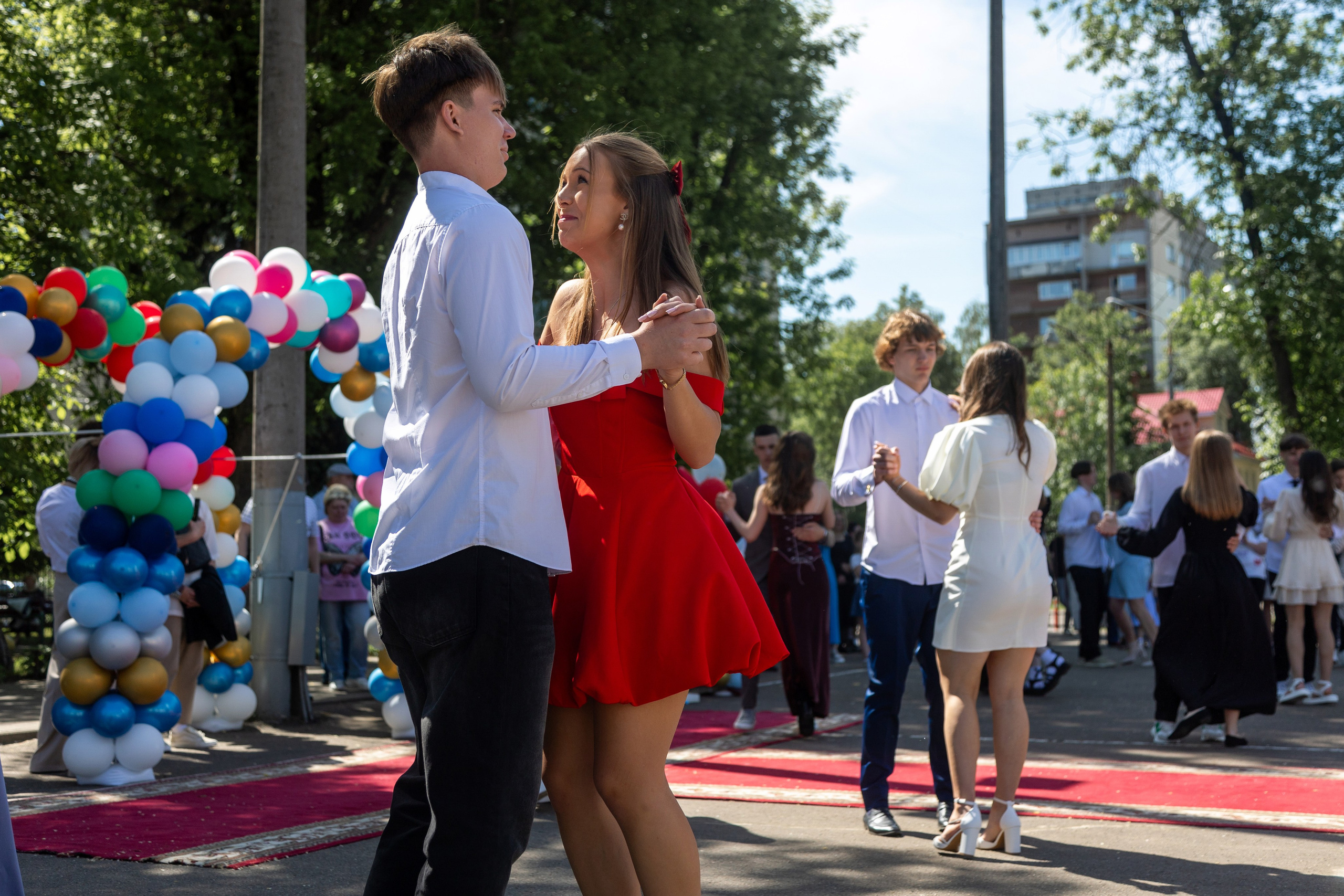 Школа 47. Последний звонок. Профессиональный интерьерный и репортажный фотограф Минск и РБ. Максим Орлов