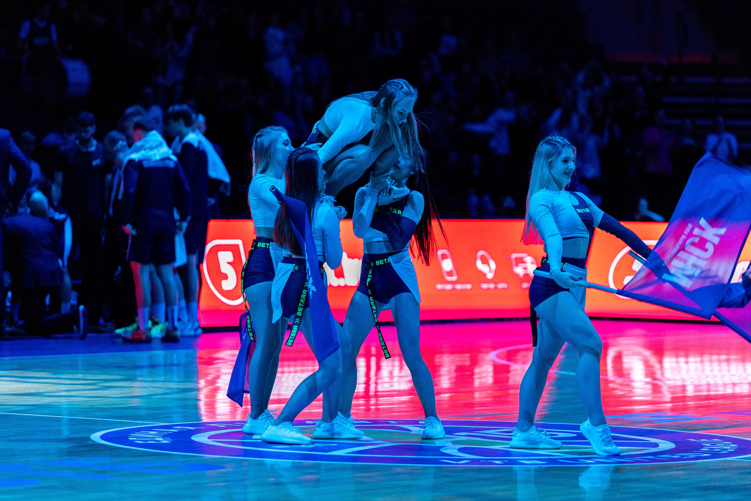 Баскетбол. Лучшие кадры. Минск — Уралмаш 13.02.2024. Профессиональный интерьерный и репортажный фотограф Минск и РБ. Максим Орлов