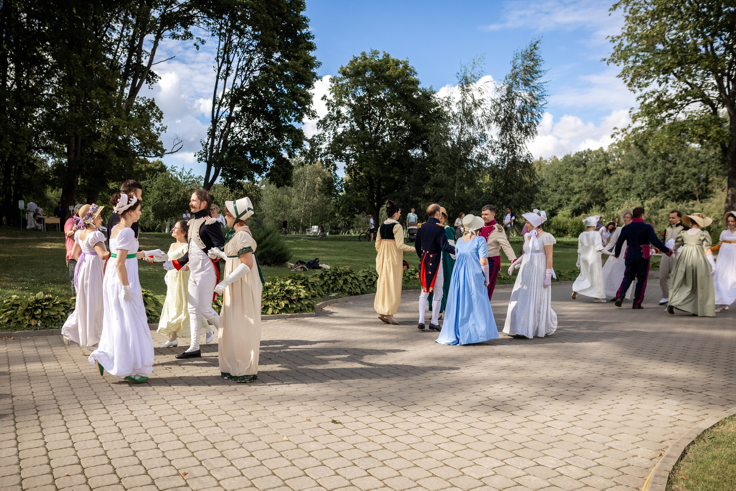 Пикник начала 19 века. Профессиональный интерьерный и репортажный фотограф Минск и РБ. Максим Орлов