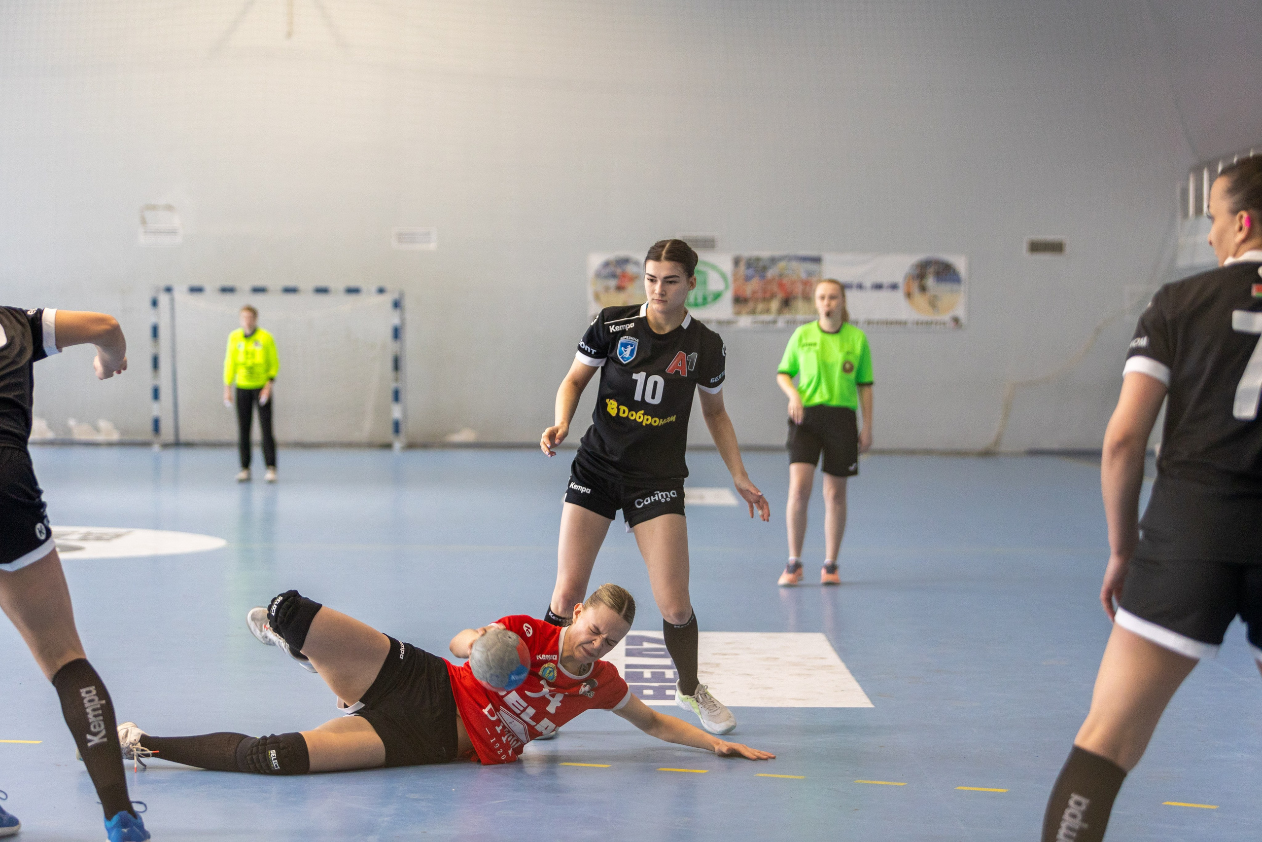 Гандбол. БНТУ — Березина. Профессиональный интерьерный и репортажный фотограф Минск и РБ. Максим Орлов