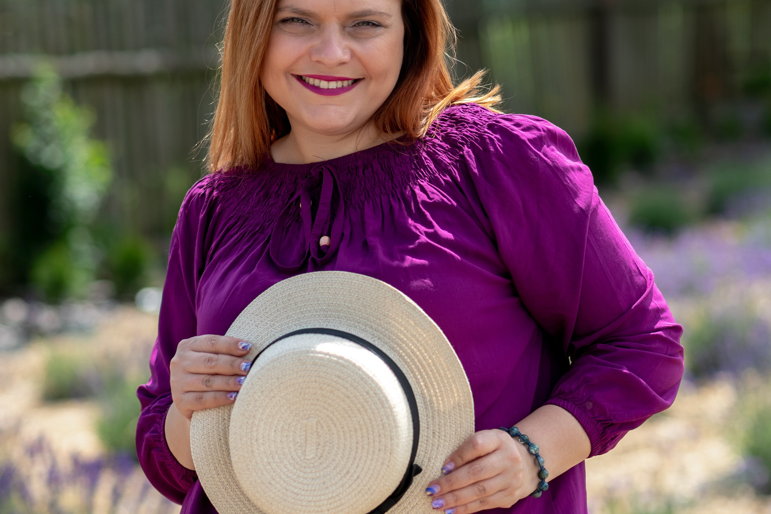 Катя и Оксана в лаванде. Профессиональный интерьерный и репортажный фотограф Минск и РБ. Максим Орлов