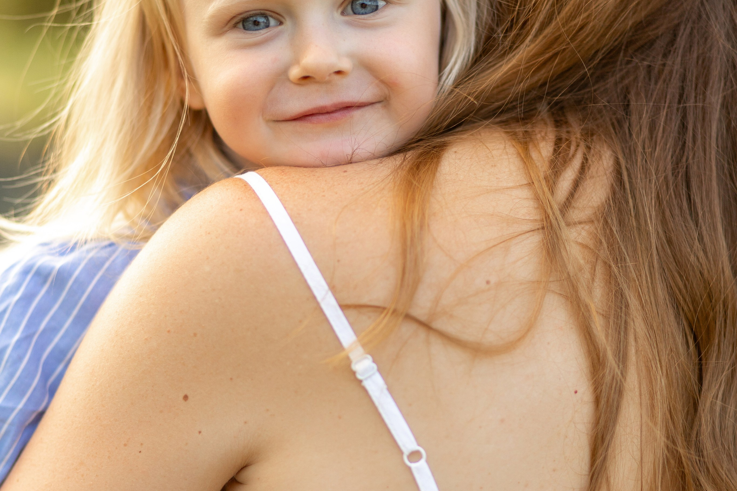 Стеша с мамой. Профессиональный интерьерный и репортажный фотограф Минск и РБ. Максим Орлов