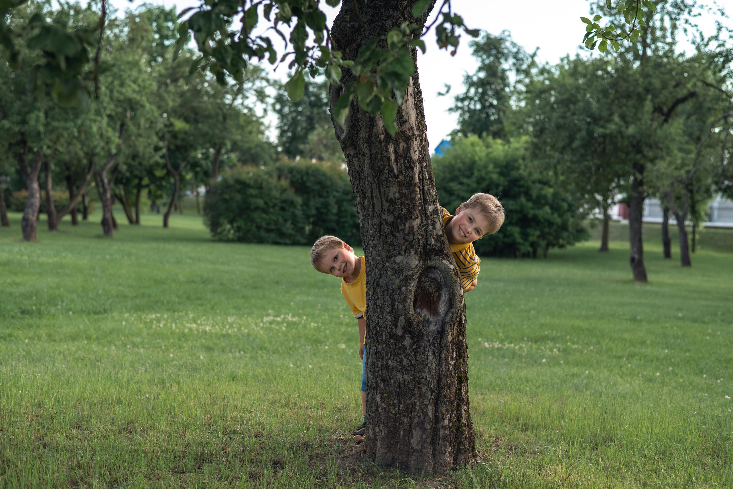Максим, Алеся и их дети (Кирим, Федя и Зоя). Профессиональный интерьерный и репортажный фотограф Минск и РБ. Максим Орлов