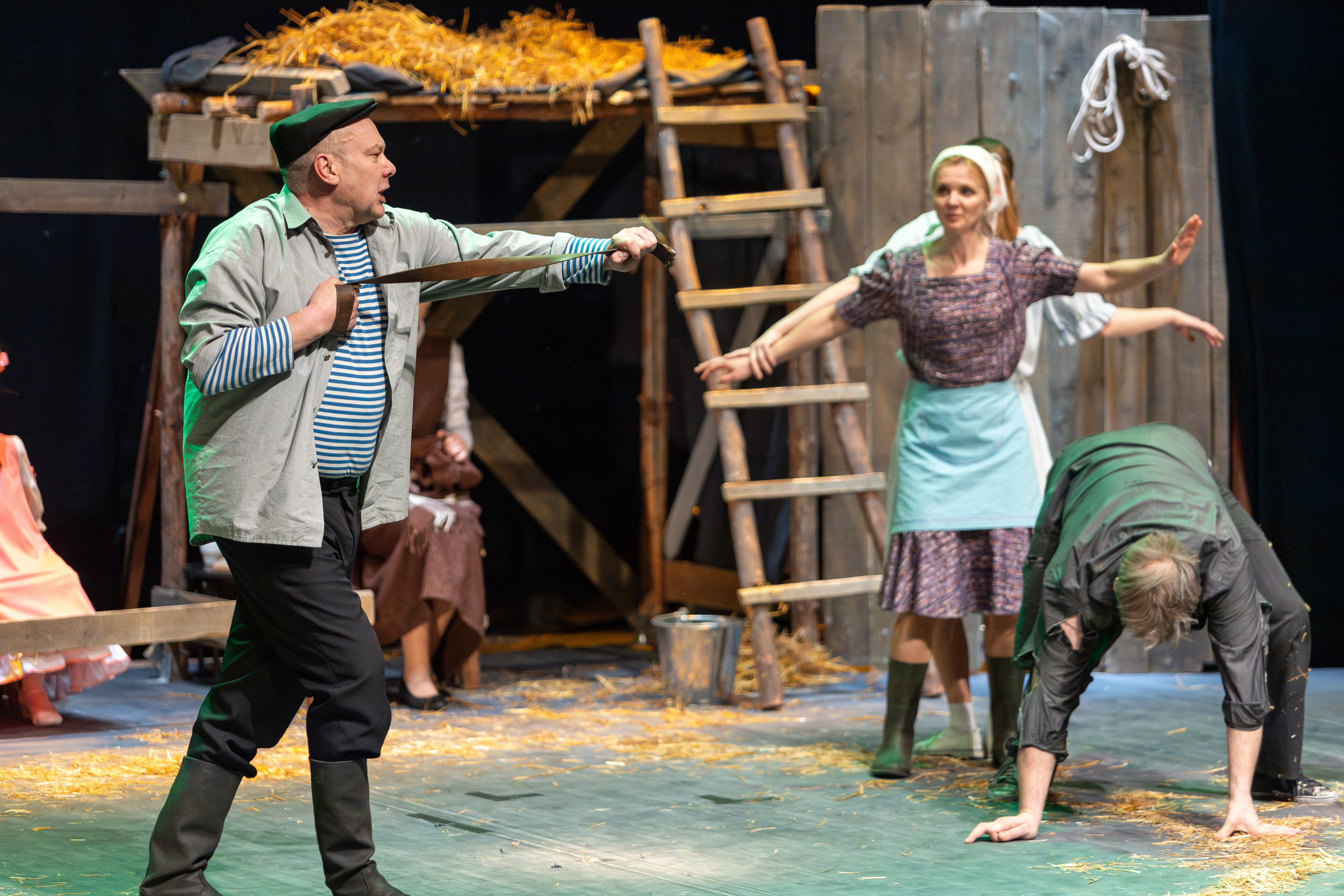 Театр белорусской армии «Очень простая история». Профессиональный интерьерный и репортажный фотограф Минск и РБ. Максим Орлов