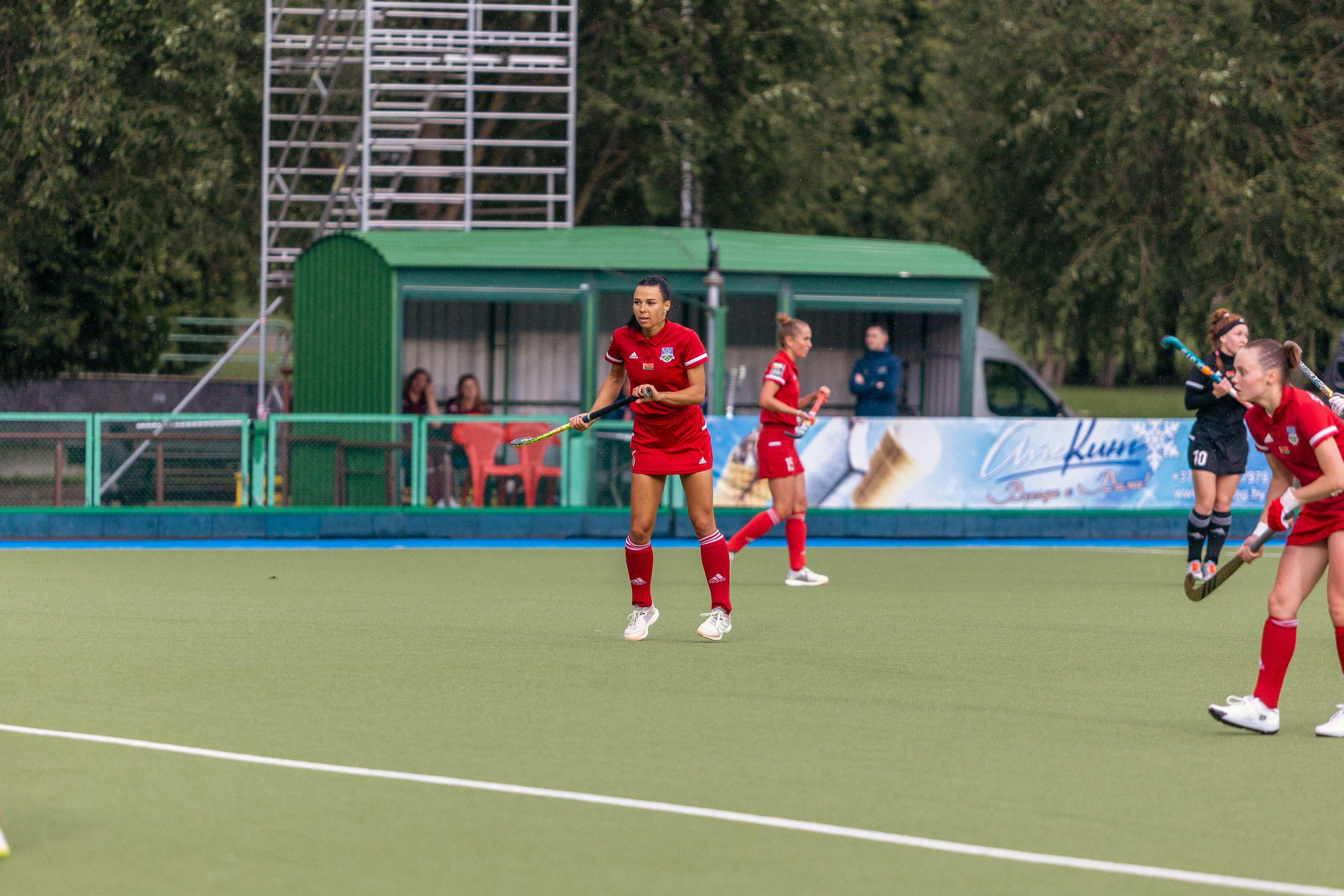 Хоккей на траве. Девушки. ХК Минск — ХК Виктория (Смолевичи) 10.06.2024. Профессиональный интерьерный и репортажный фотограф Минск и РБ. Максим Орлов