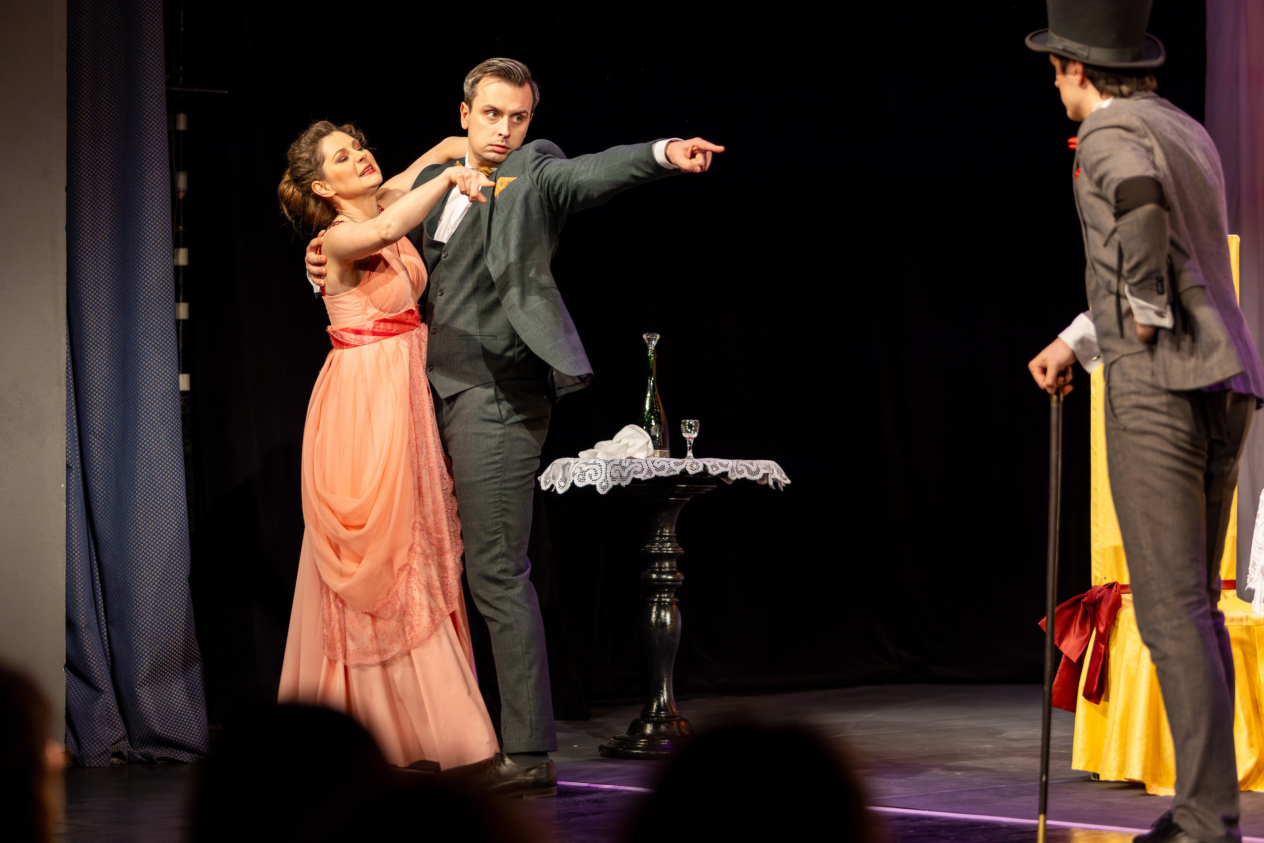 Новый театр «Как важно быть серьезным». Профессиональный интерьерный и репортажный фотограф Минск и РБ. Максим Орлов