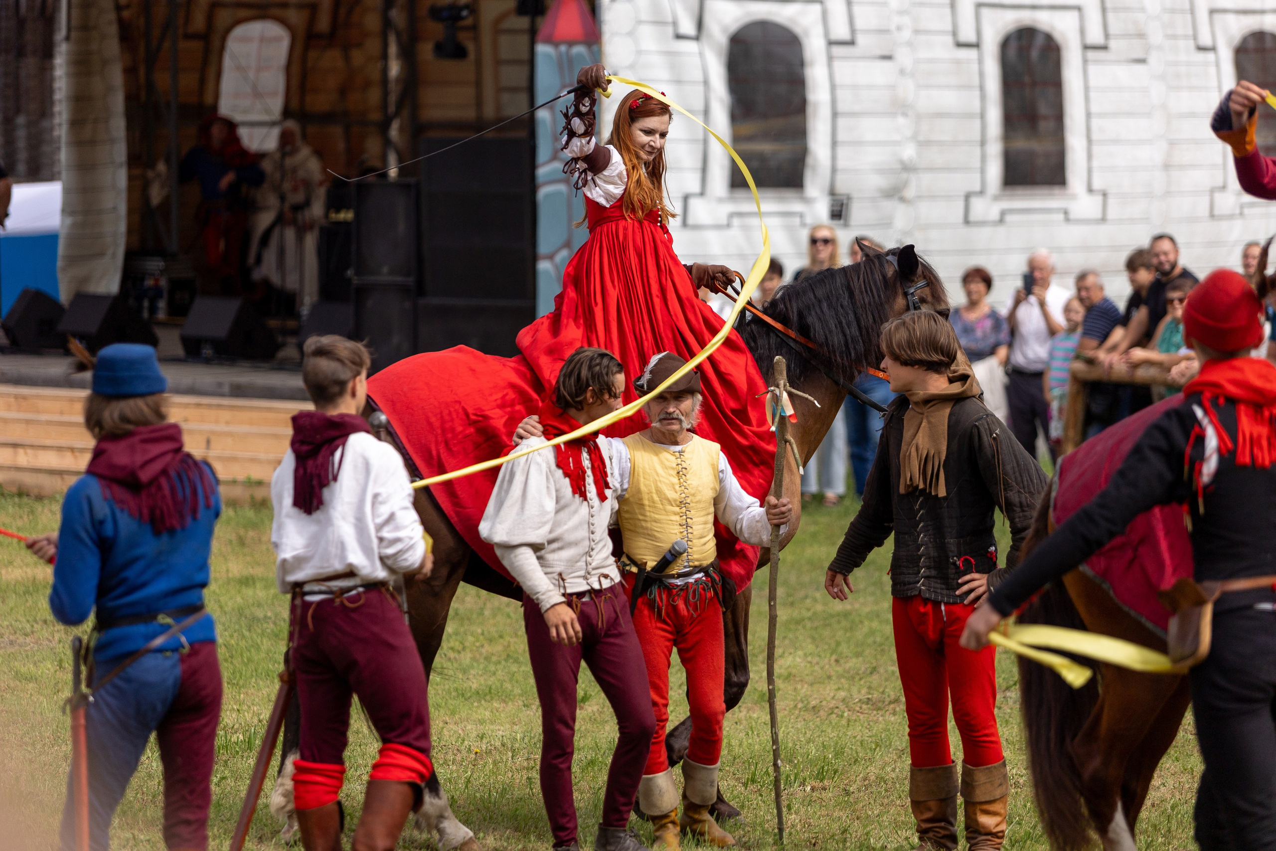 Рыцарский фест. Мстиславль. Профессиональный интерьерный и репортажный фотограф Минск и РБ. Максим Орлов