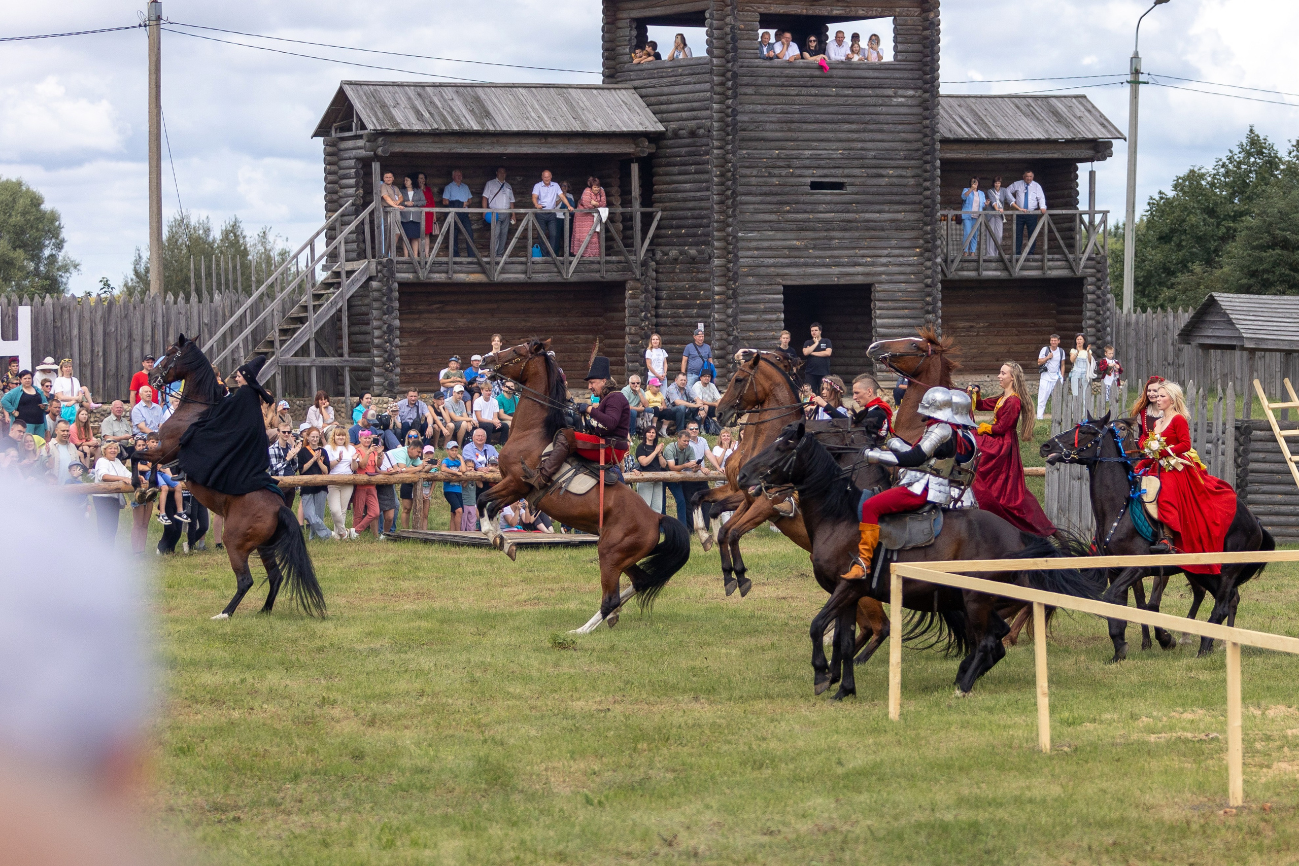 Рыцарский фест. Мстиславль. Профессиональный интерьерный и репортажный фотограф Минск и РБ. Максим Орлов