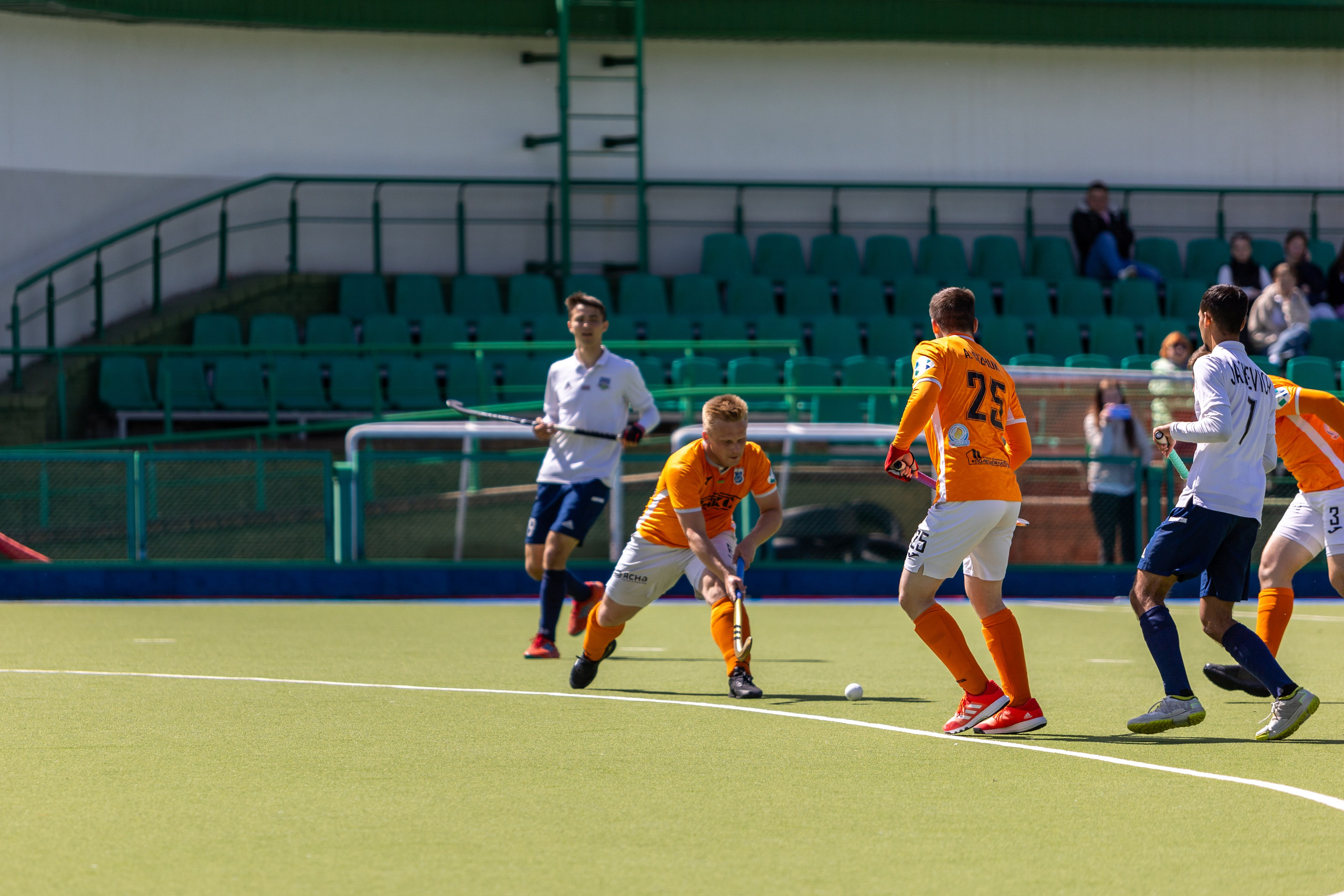Хоккей на траве. ХК Минск — СК Строитель 12.05.2024. Профессиональный интерьерный и репортажный фотограф Минск и РБ. Максим Орлов