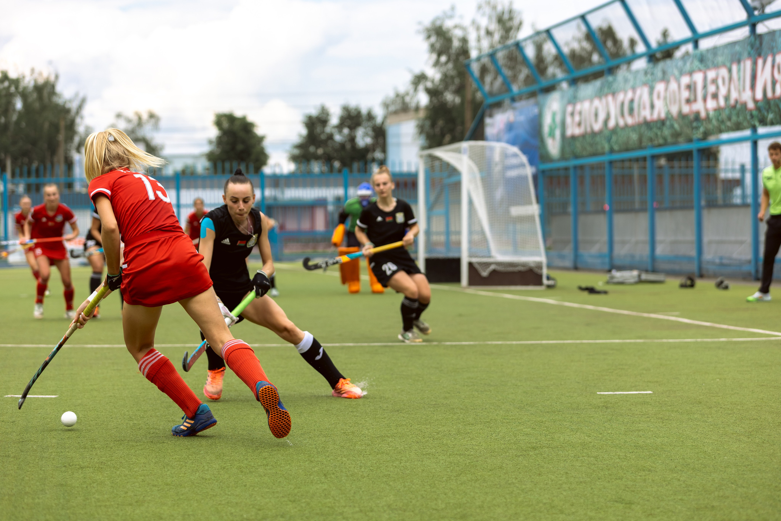 Хоккей на траве. Девушки. Минск — Виктория. 16.06.2024. Профессиональный интерьерный и репортажный фотограф Минск и РБ. Максим Орлов