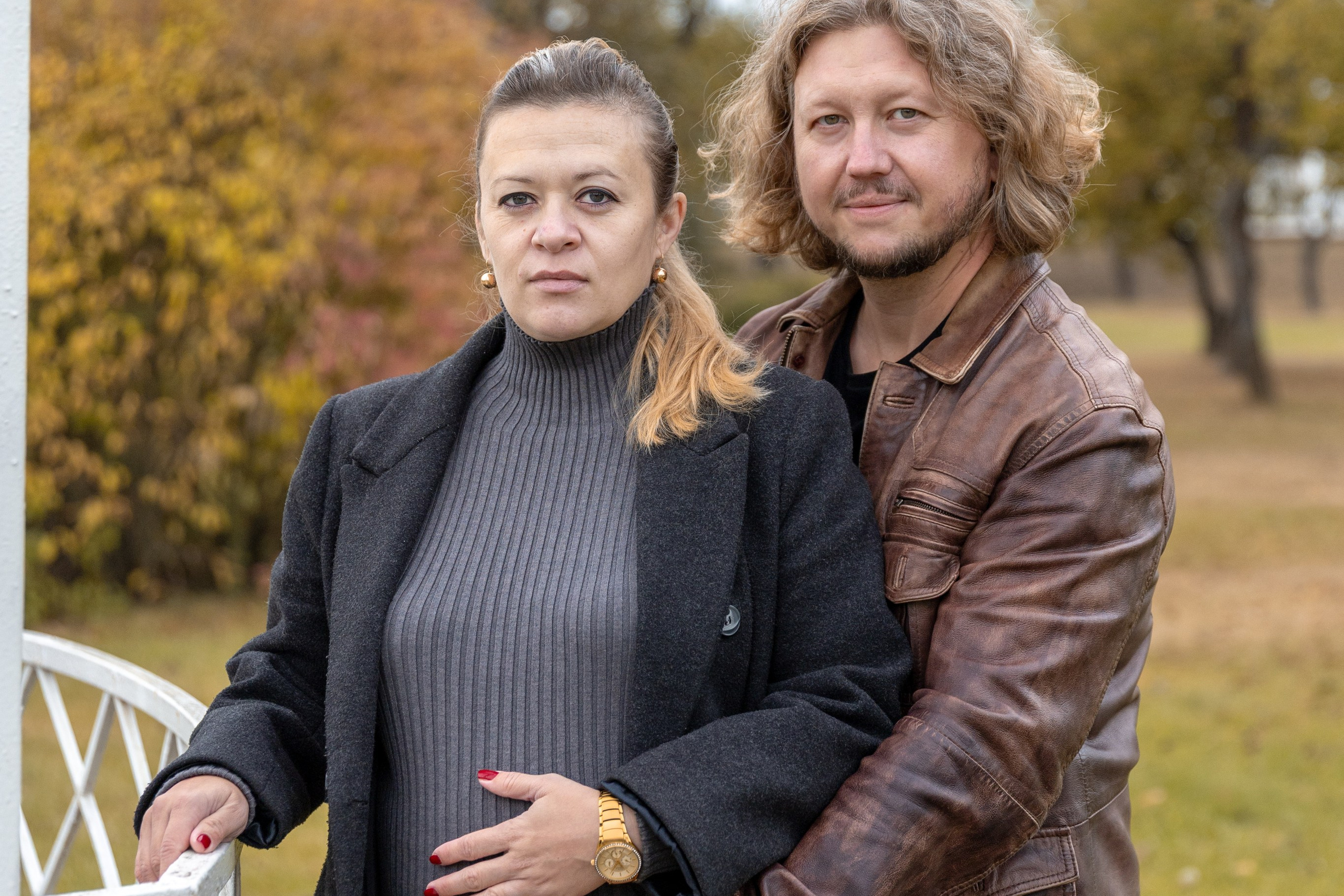 Олег и Марина. В ожидании. Фотосъемка в парке. Профессиональный интерьерный и репортажный фотограф Минск и РБ. Максим Орлов