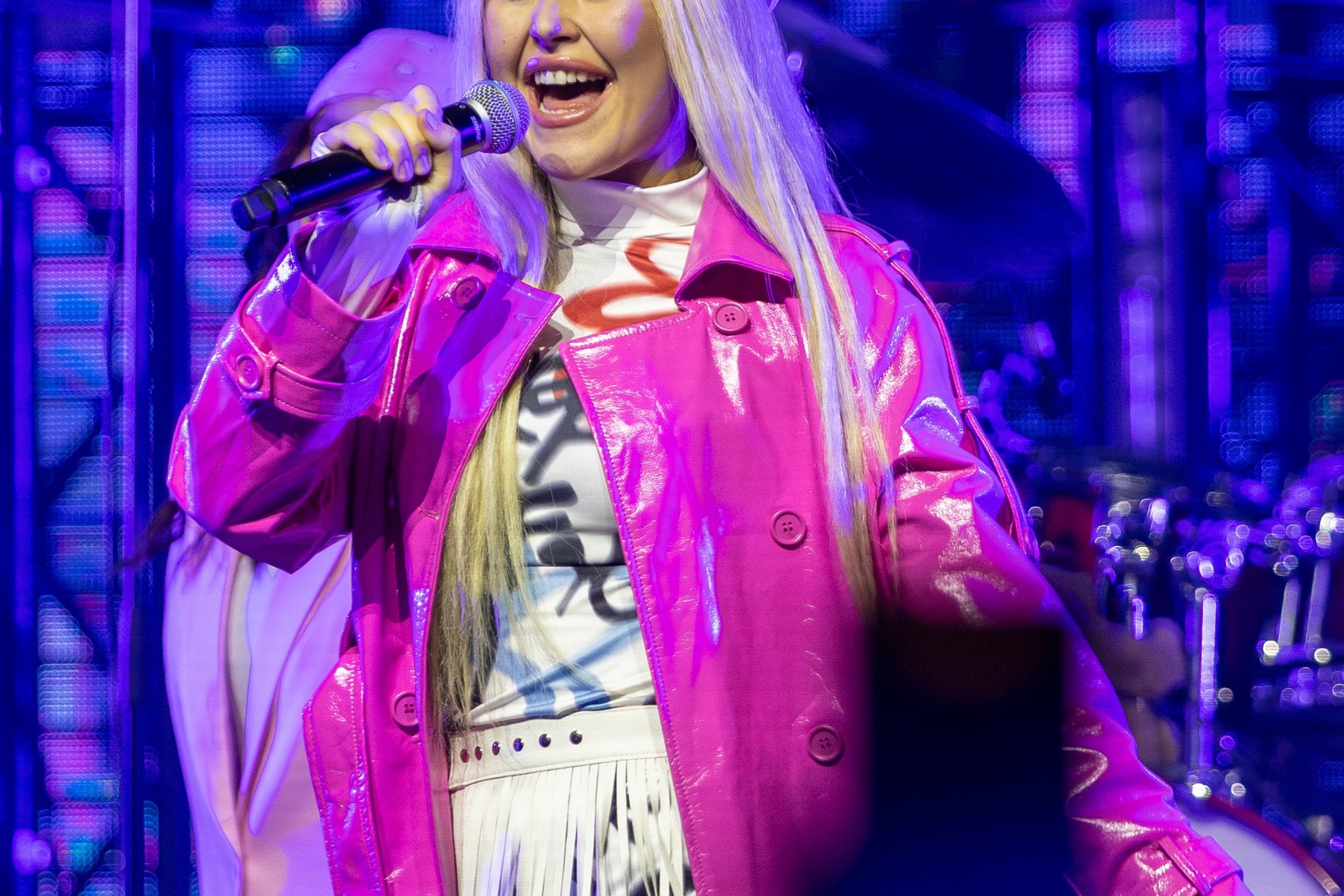 Концерт Насти Кравченко. Профессиональный интерьерный и репортажный фотограф Минск и РБ. Максим Орлов