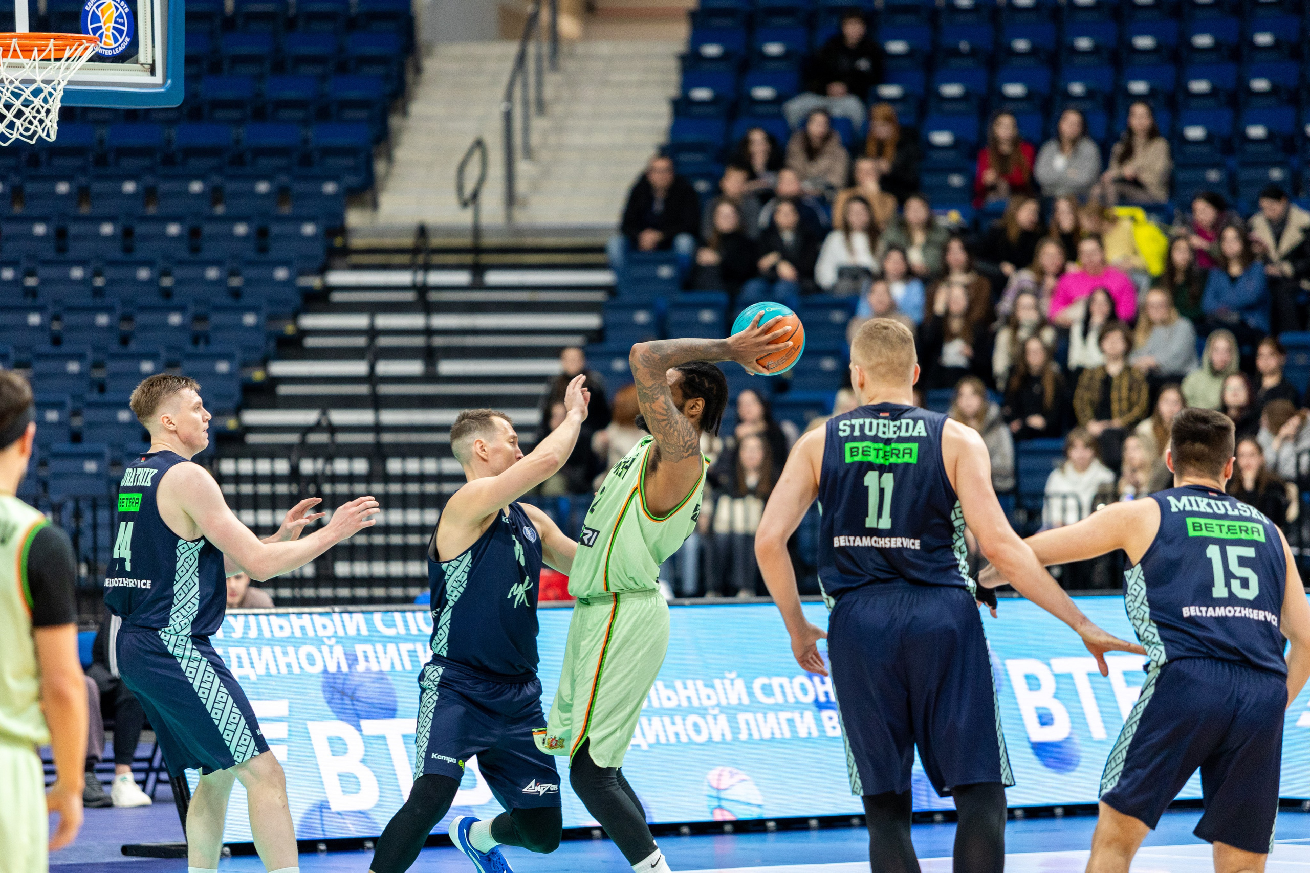Баскетбол. Лучшие кадры. Минск — Уралмаш 13.02.2024. Профессиональный интерьерный и репортажный фотограф Минск и РБ. Максим Орлов