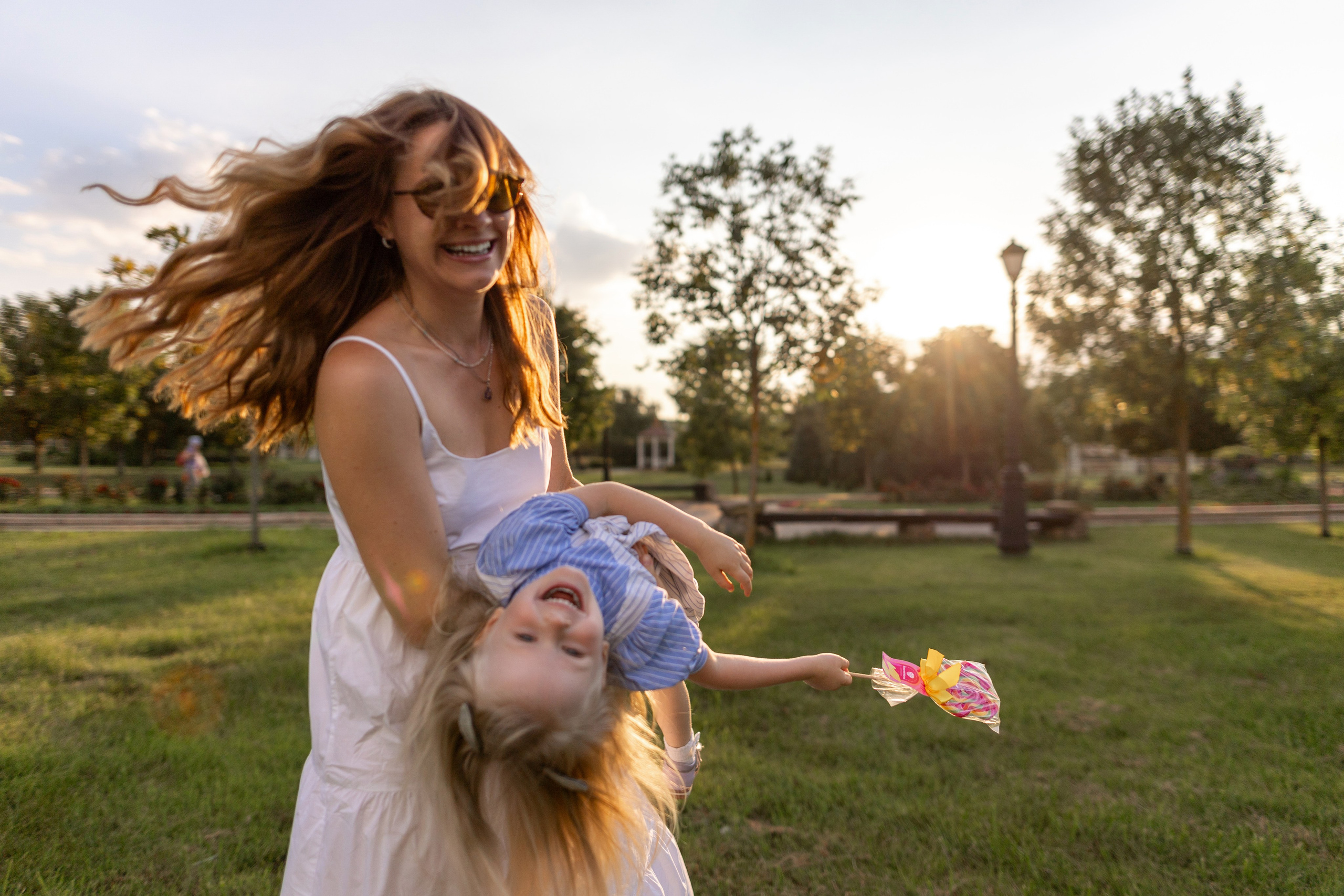 Стеша с мамой. Профессиональный интерьерный и репортажный фотограф Минск и РБ. Максим Орлов