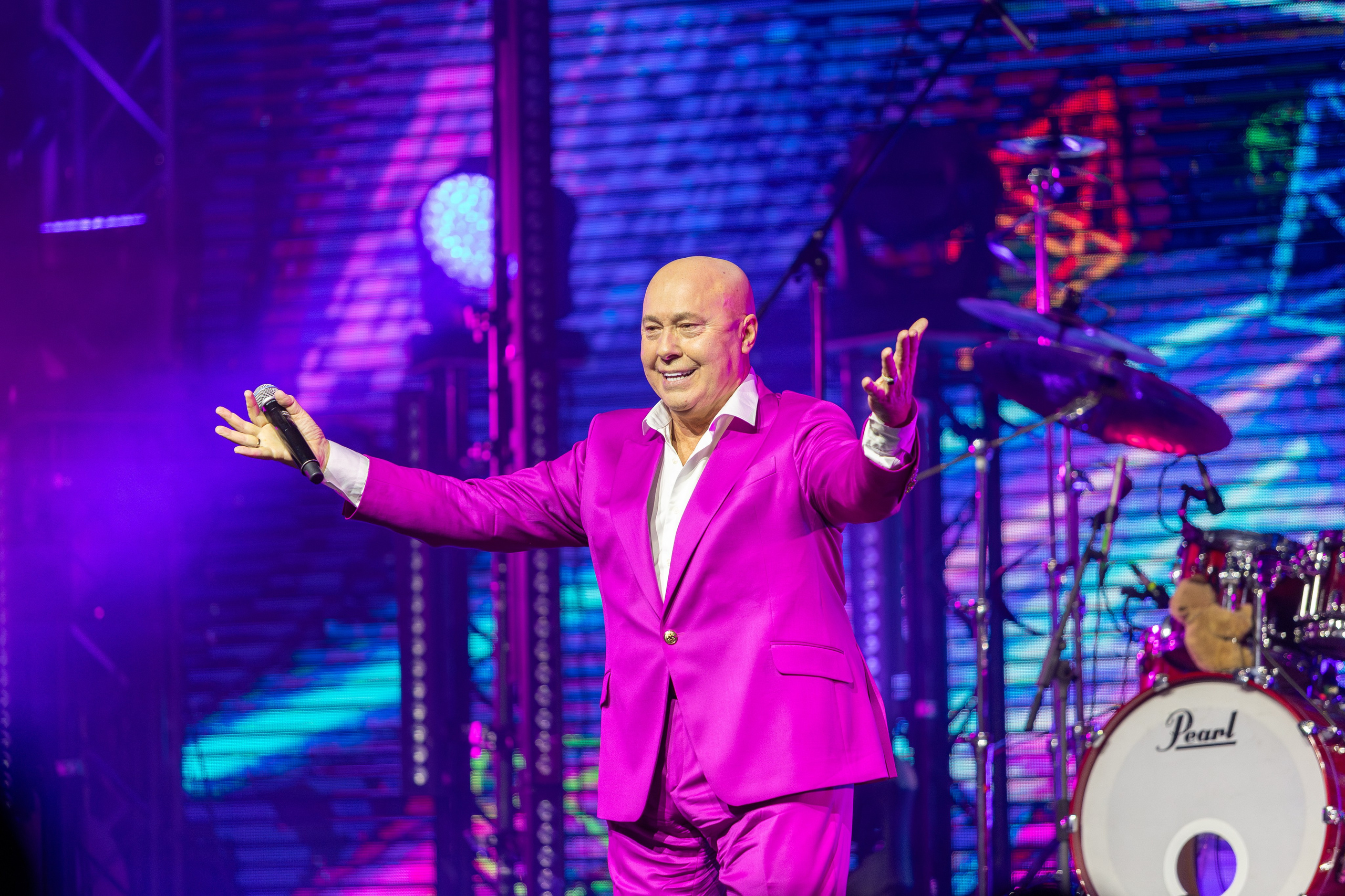 Концерт Насти Кравченко. Профессиональный интерьерный и репортажный фотограф Минск и РБ. Максим Орлов