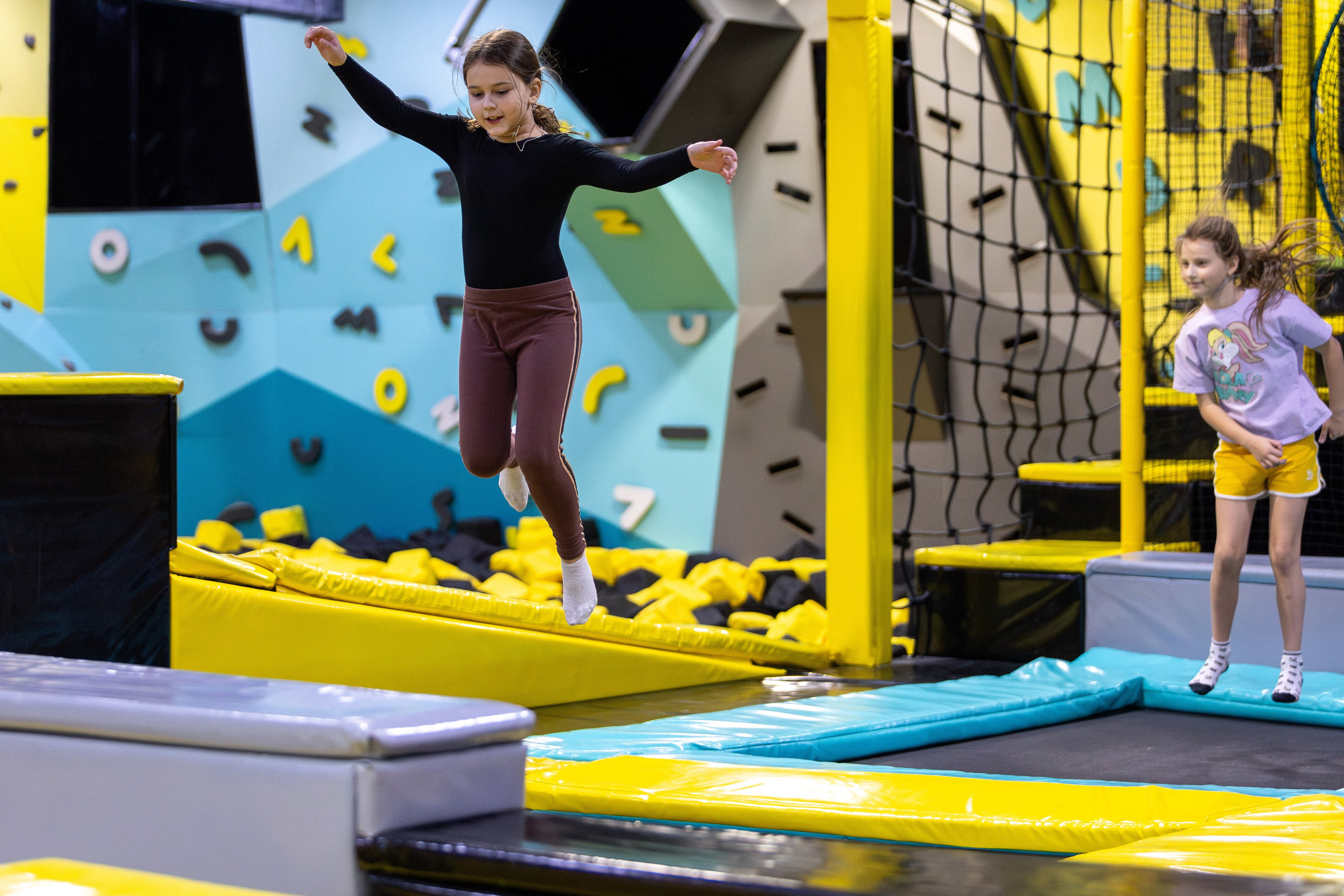 ДР Влада (батутная арена). Профессиональный интерьерный и репортажный фотограф Минск и РБ. Максим Орлов