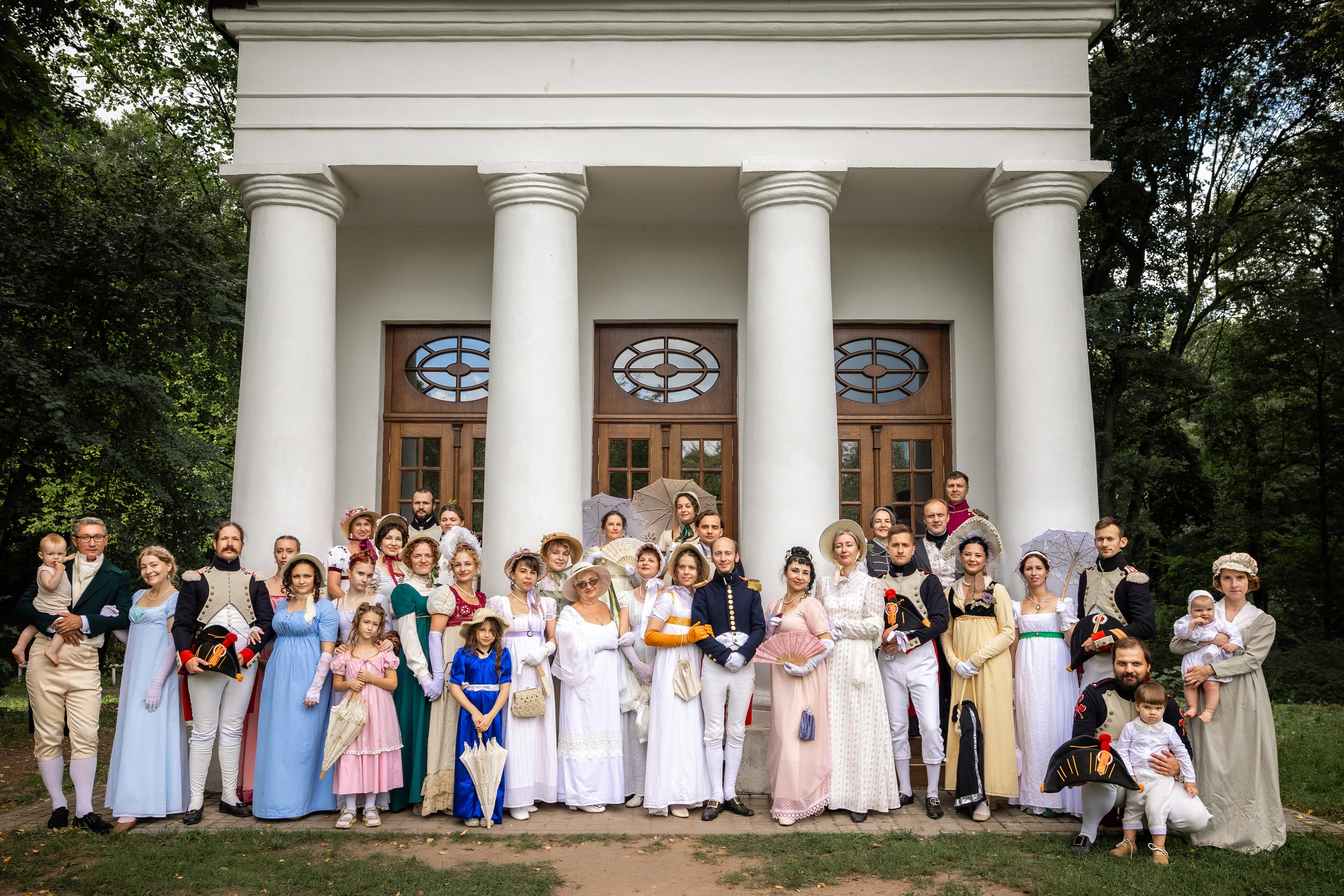 Пикник начала 19 века. Профессиональный интерьерный и репортажный фотограф Минск и РБ. Максим Орлов