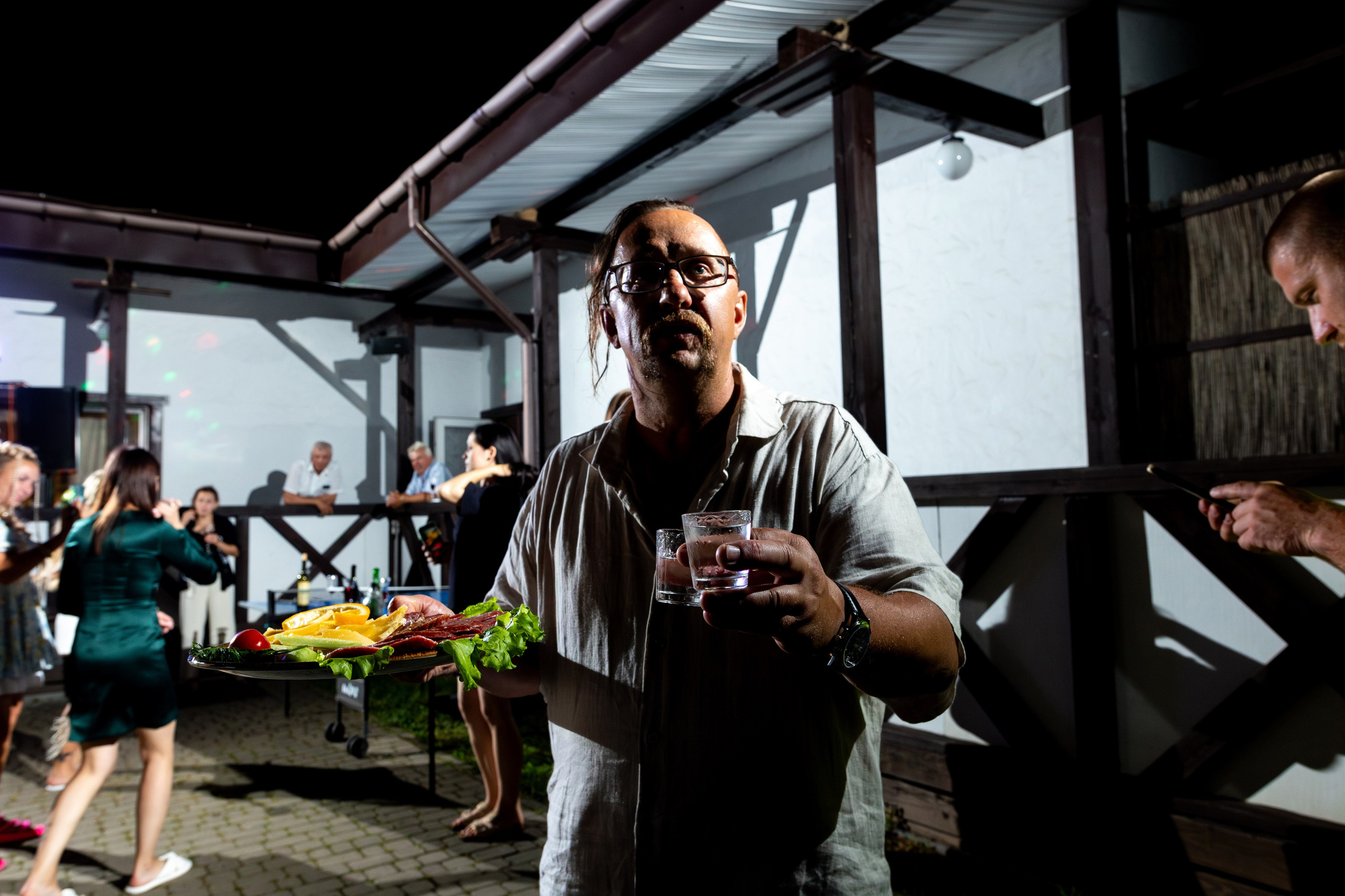 Свадебная фотосессия Дениса и Юли. Профессиональный интерьерный и репортажный фотограф Минск и РБ. Максим Орлов