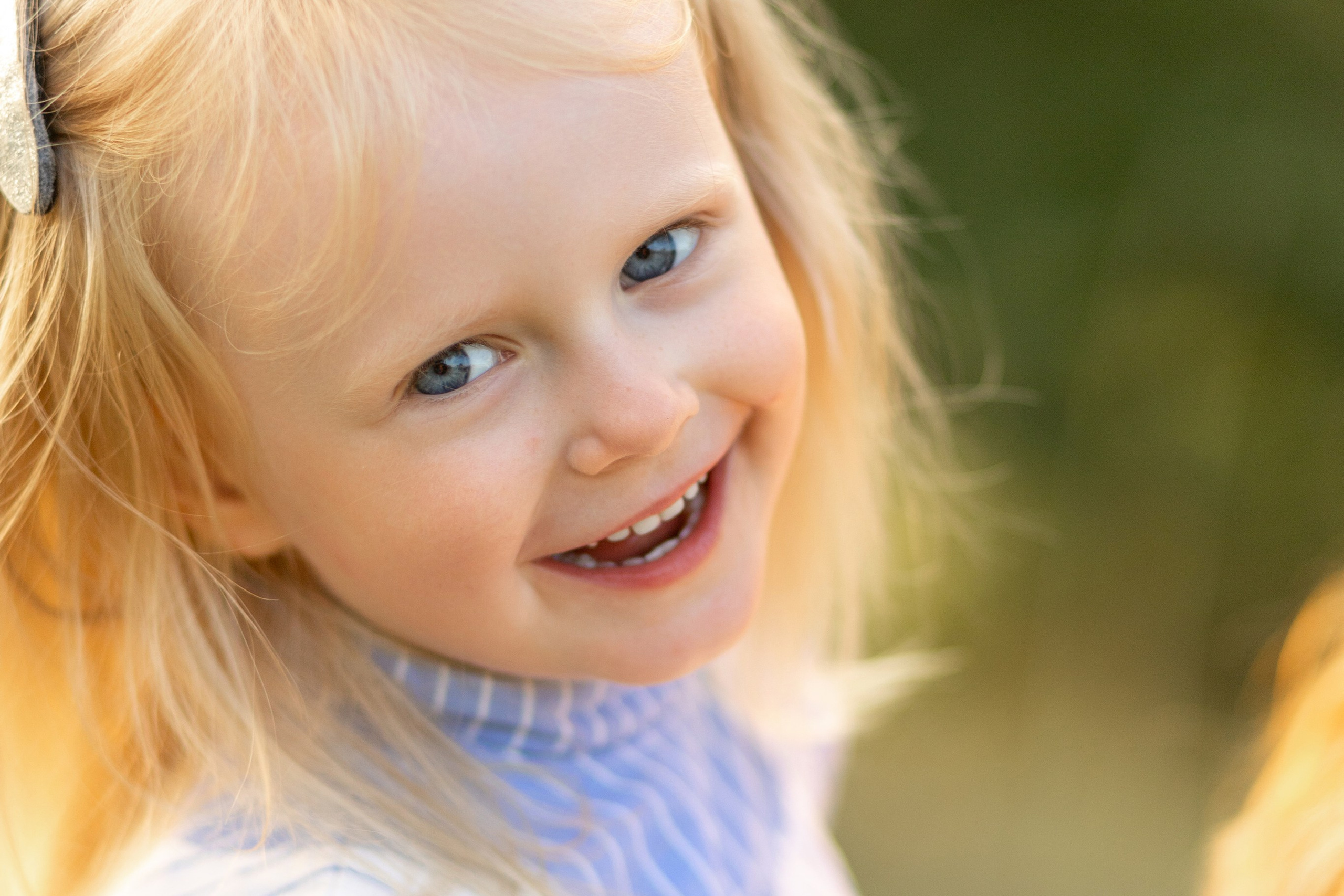 Стеша с мамой. Профессиональный интерьерный и репортажный фотограф Минск и РБ. Максим Орлов