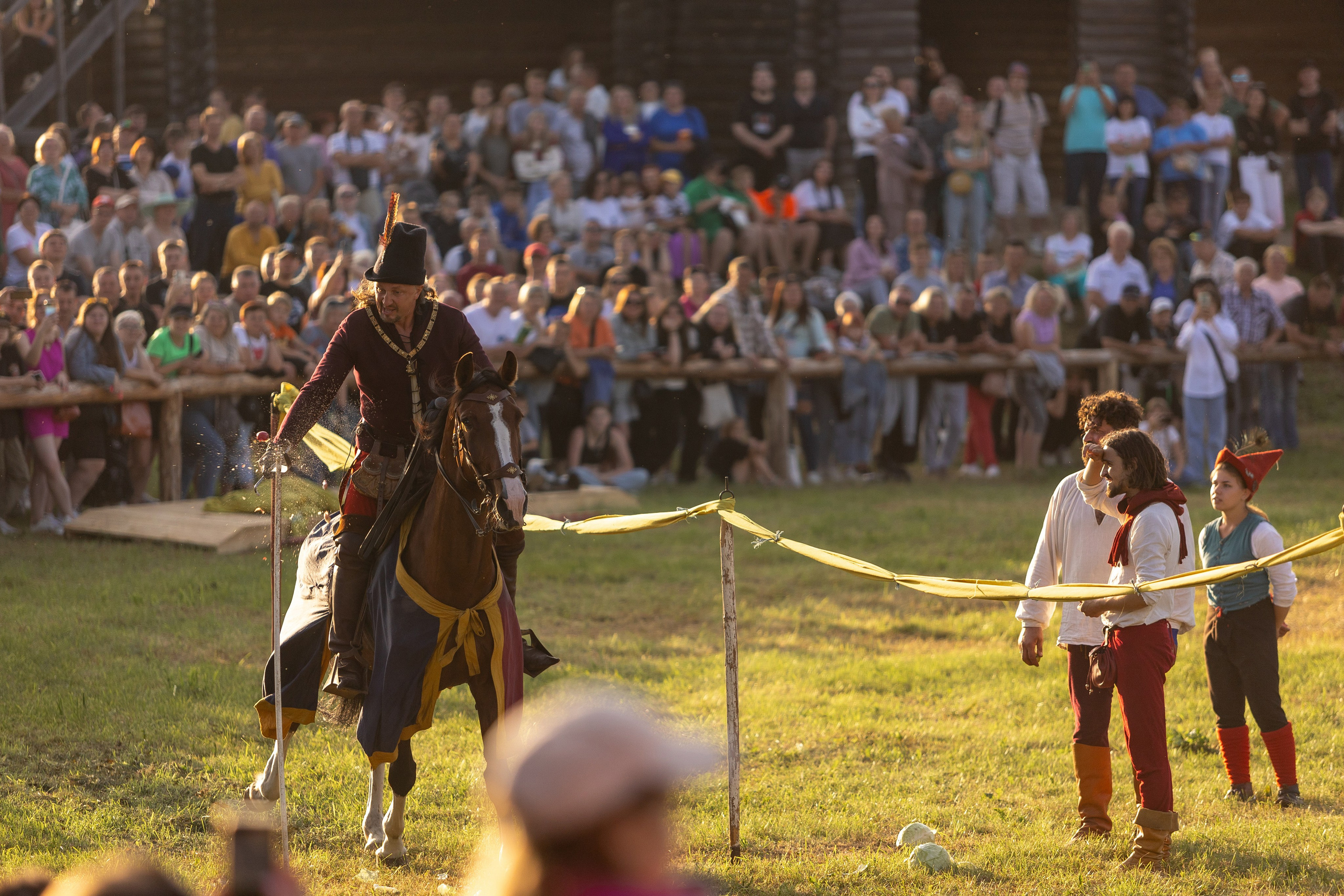 Рыцарский фест. Мстиславль. Профессиональный интерьерный и репортажный фотограф Минск и РБ. Максим Орлов