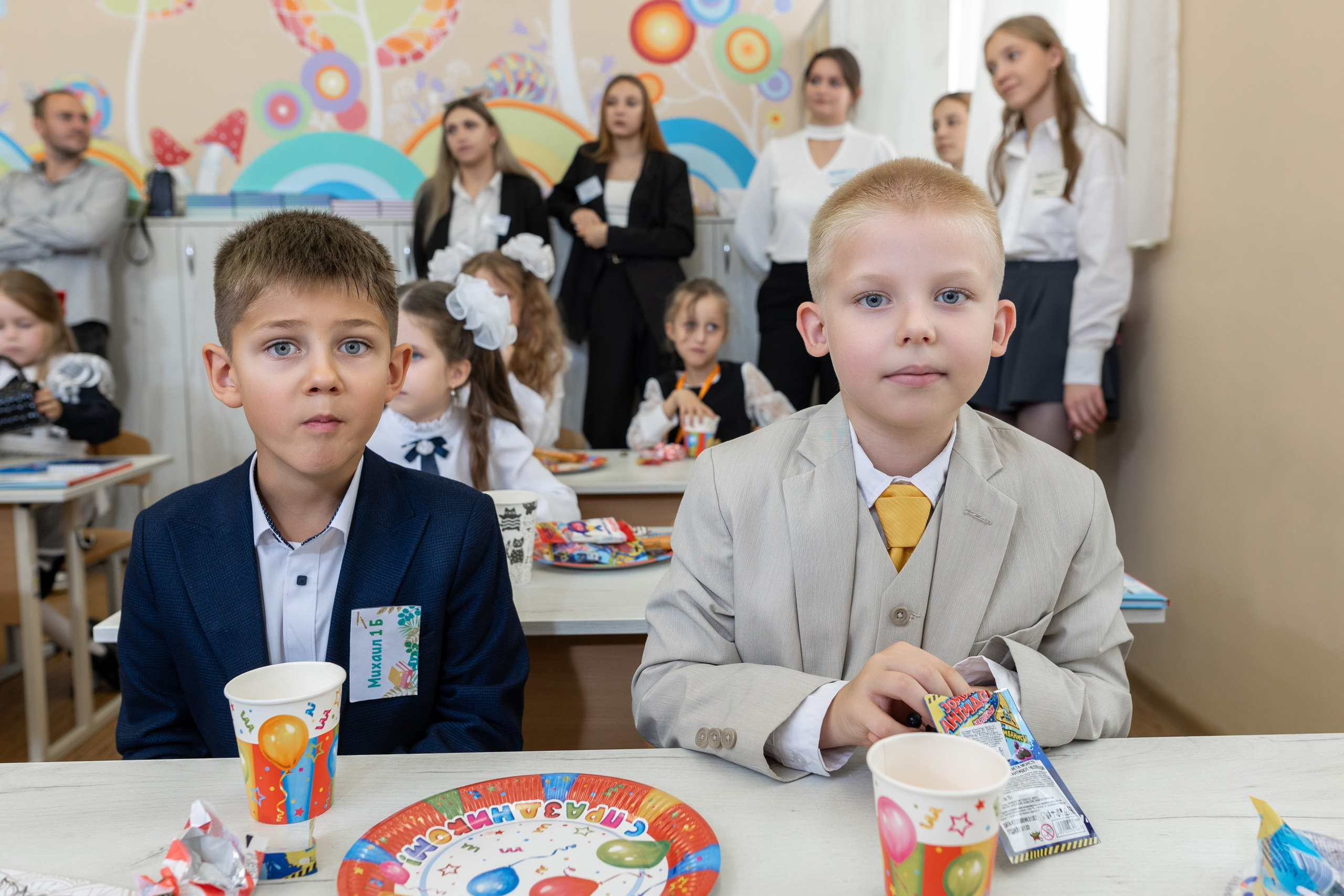 Линейка 1-го сентября. Профессиональный интерьерный и репортажный фотограф Минск и РБ. Максим Орлов