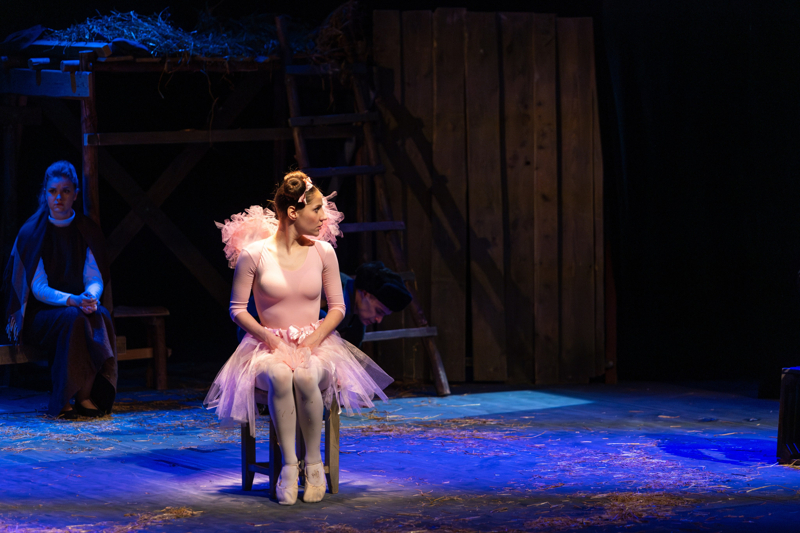 Театр белорусской армии «Очень простая история». Профессиональный интерьерный и репортажный фотограф Минск и РБ. Максим Орлов