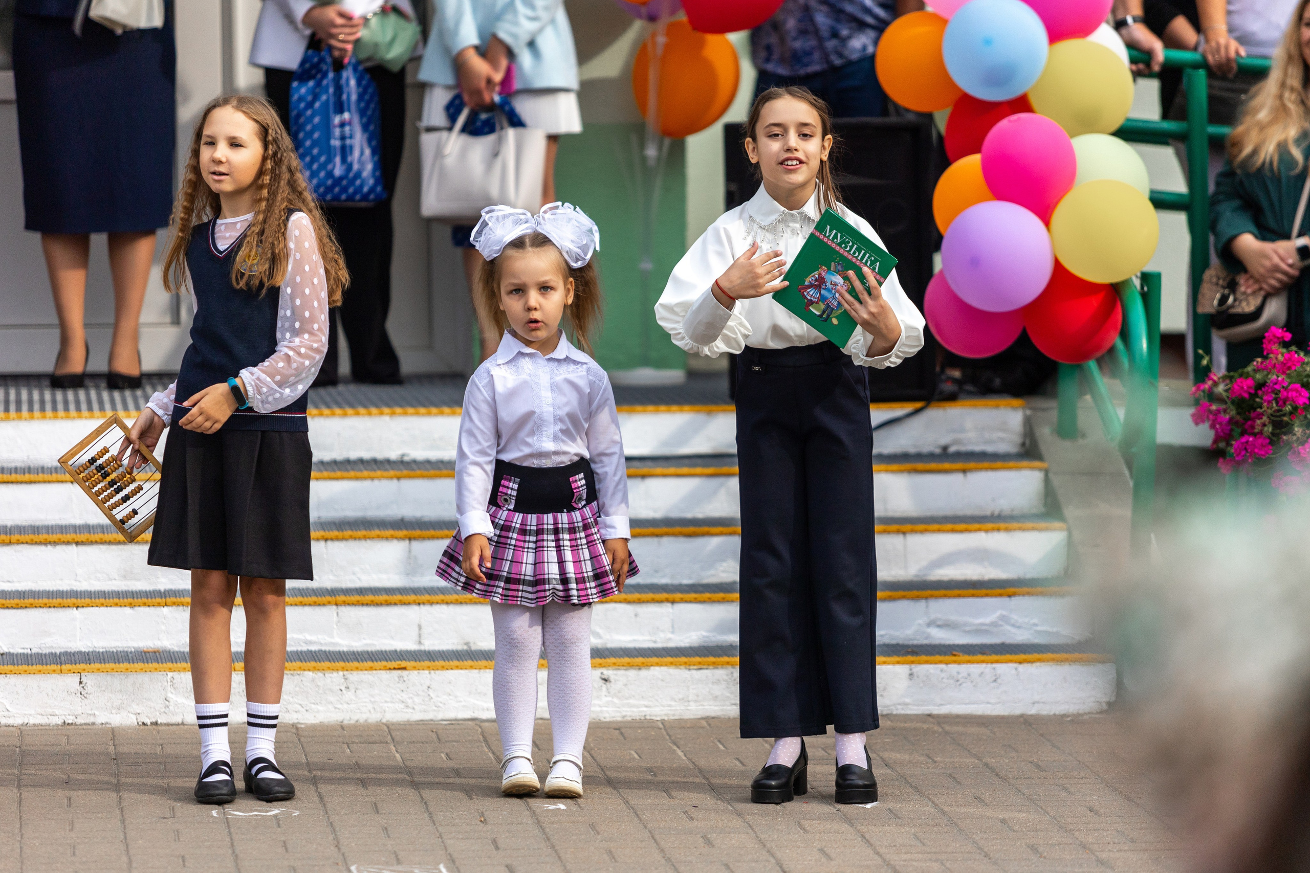 Линейка 1-го сентября. Профессиональный интерьерный и репортажный фотограф Минск и РБ. Максим Орлов