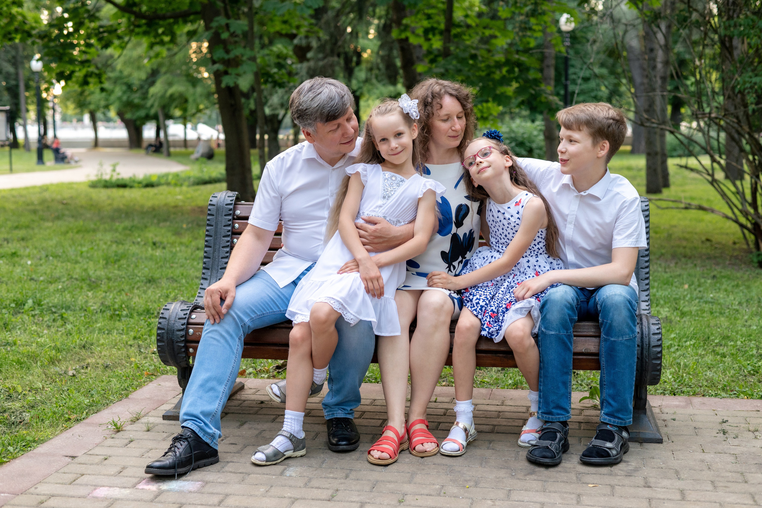 Кирилл + Таня = Леша, Аня и Настя. Профессиональный интерьерный и репортажный фотограф Минск и РБ. Максим Орлов