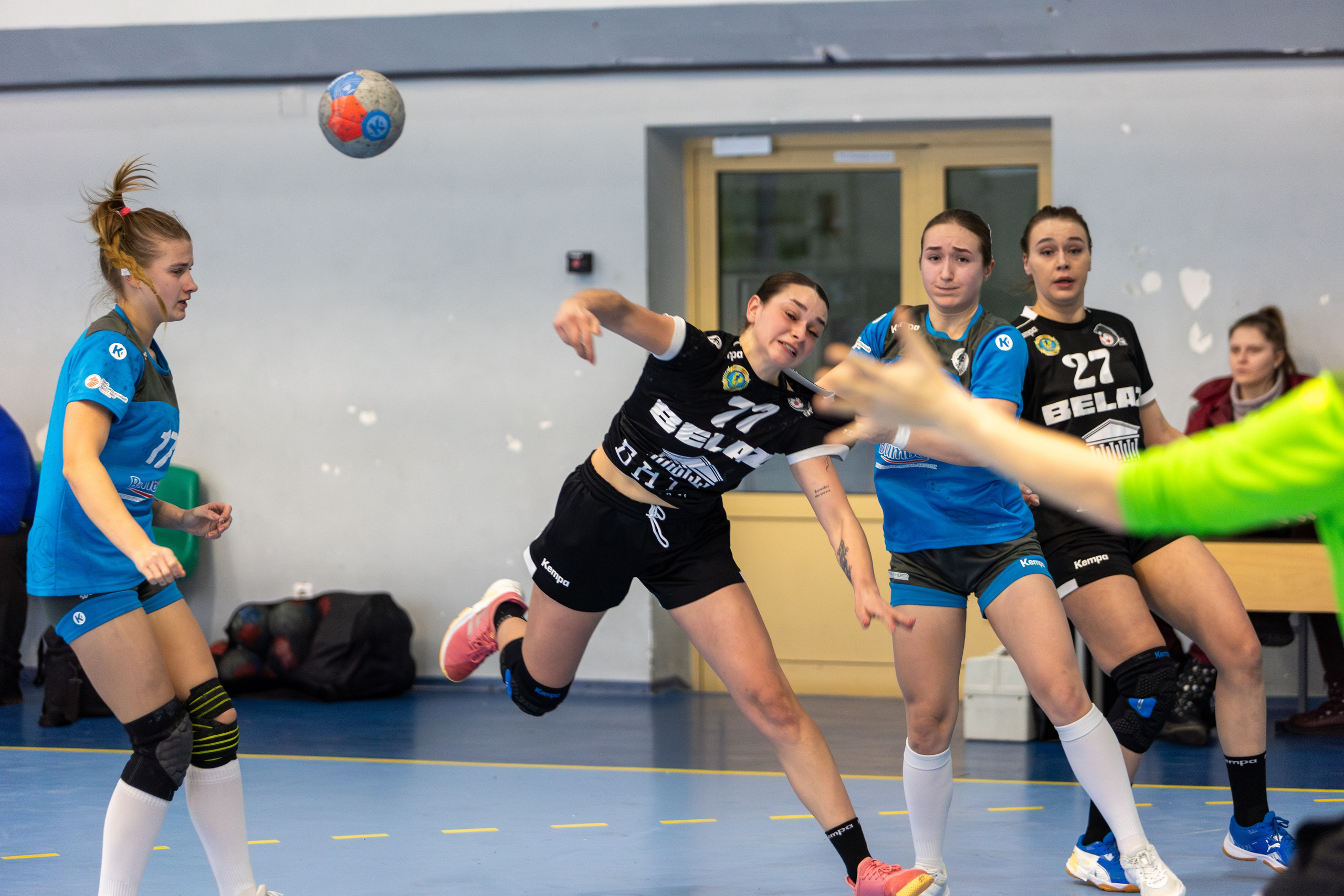 Гандбол. Лучшие кадры. БНТУ — Витебчанка. Профессиональный интерьерный и репортажный фотограф Минск и РБ. Максим Орлов