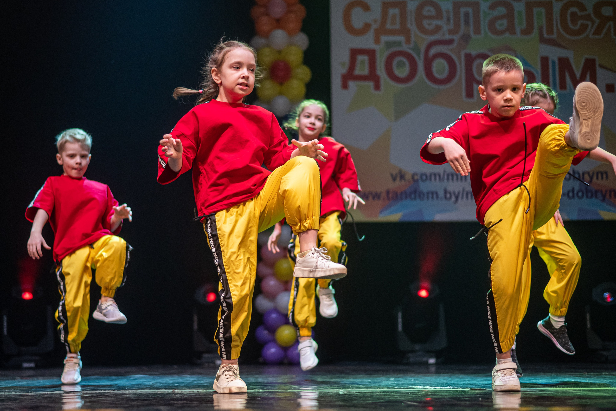 Фестиваль детских танцевальных коллективов. Профессиональный интерьерный и репортажный фотограф Минск и РБ. Максим Орлов