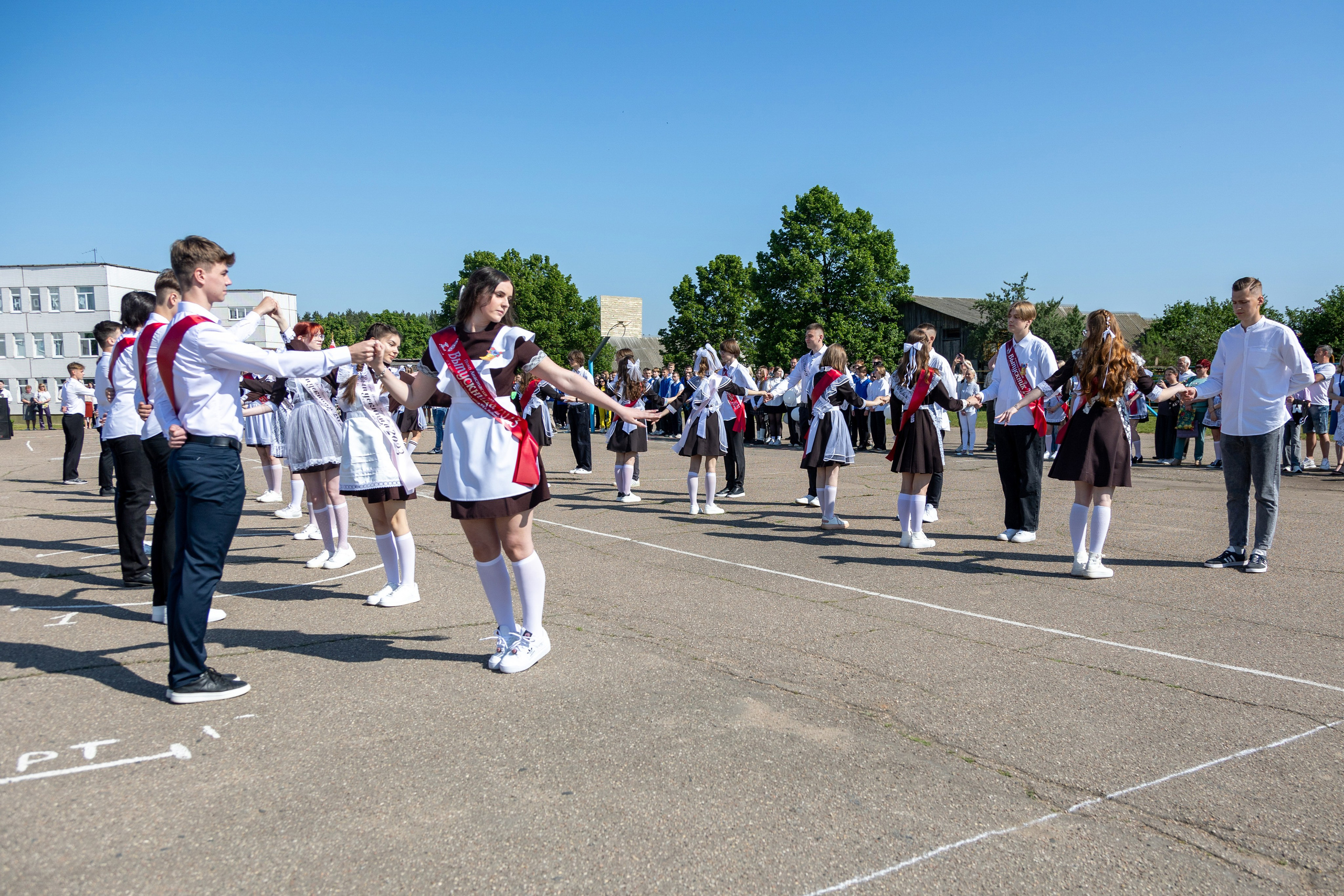 Выпускной в Жодино 2023. Профессиональный интерьерный и репортажный фотограф Минск и РБ. Максим Орлов