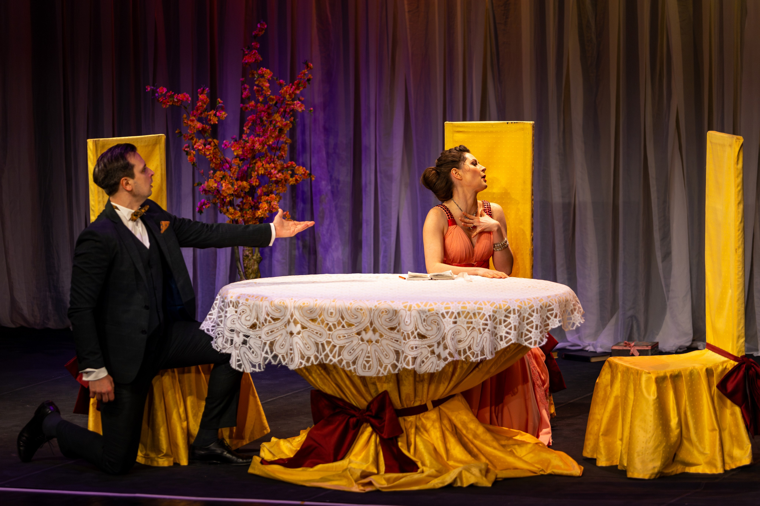 Новый театр «Как важно быть серьезным». Профессиональный интерьерный и репортажный фотограф Минск и РБ. Максим Орлов