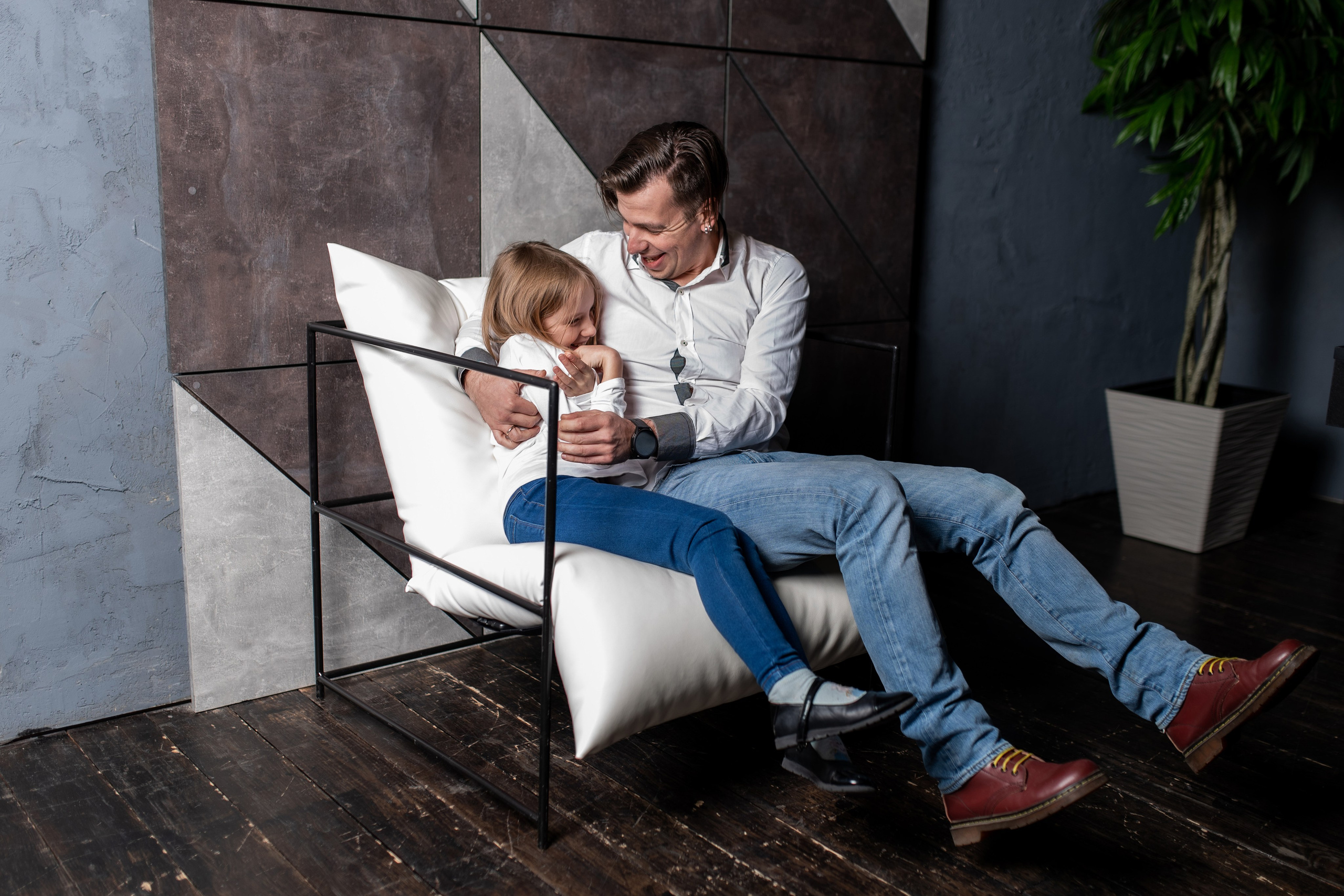 Саша, Аня и Вика (новогодняя). Профессиональный интерьерный и репортажный фотограф Минск и РБ. Максим Орлов